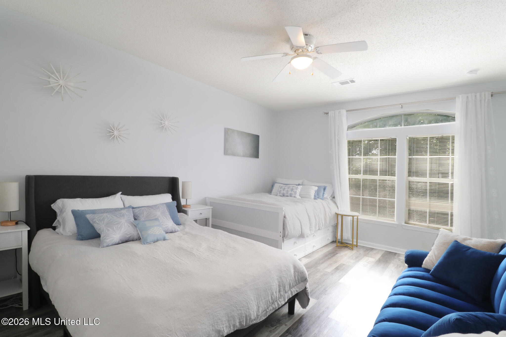 2252 Beach Drive Property Photo 11
