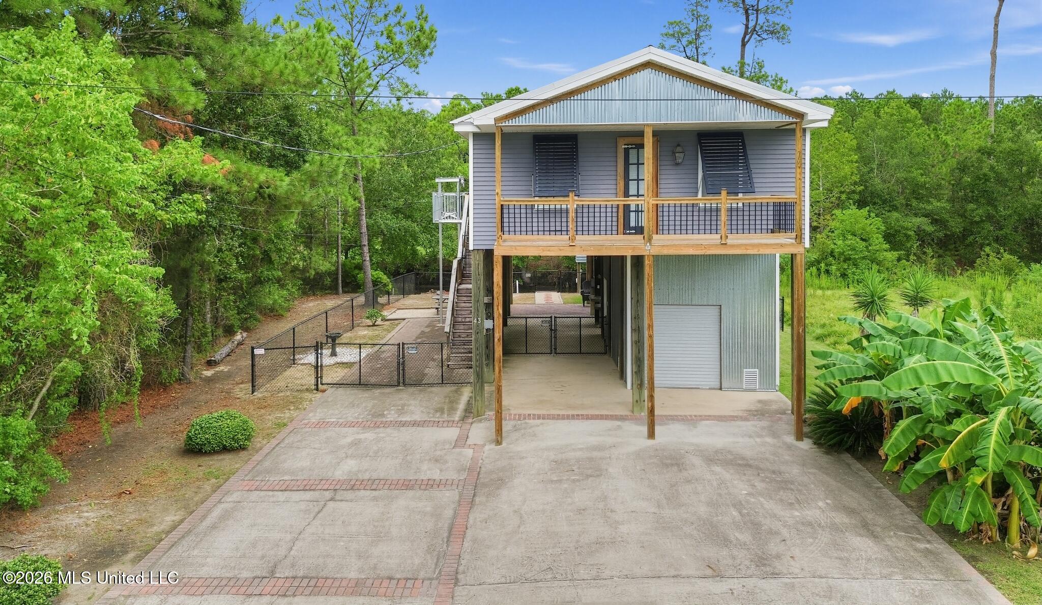 43 Fiber Street Property Photo 1