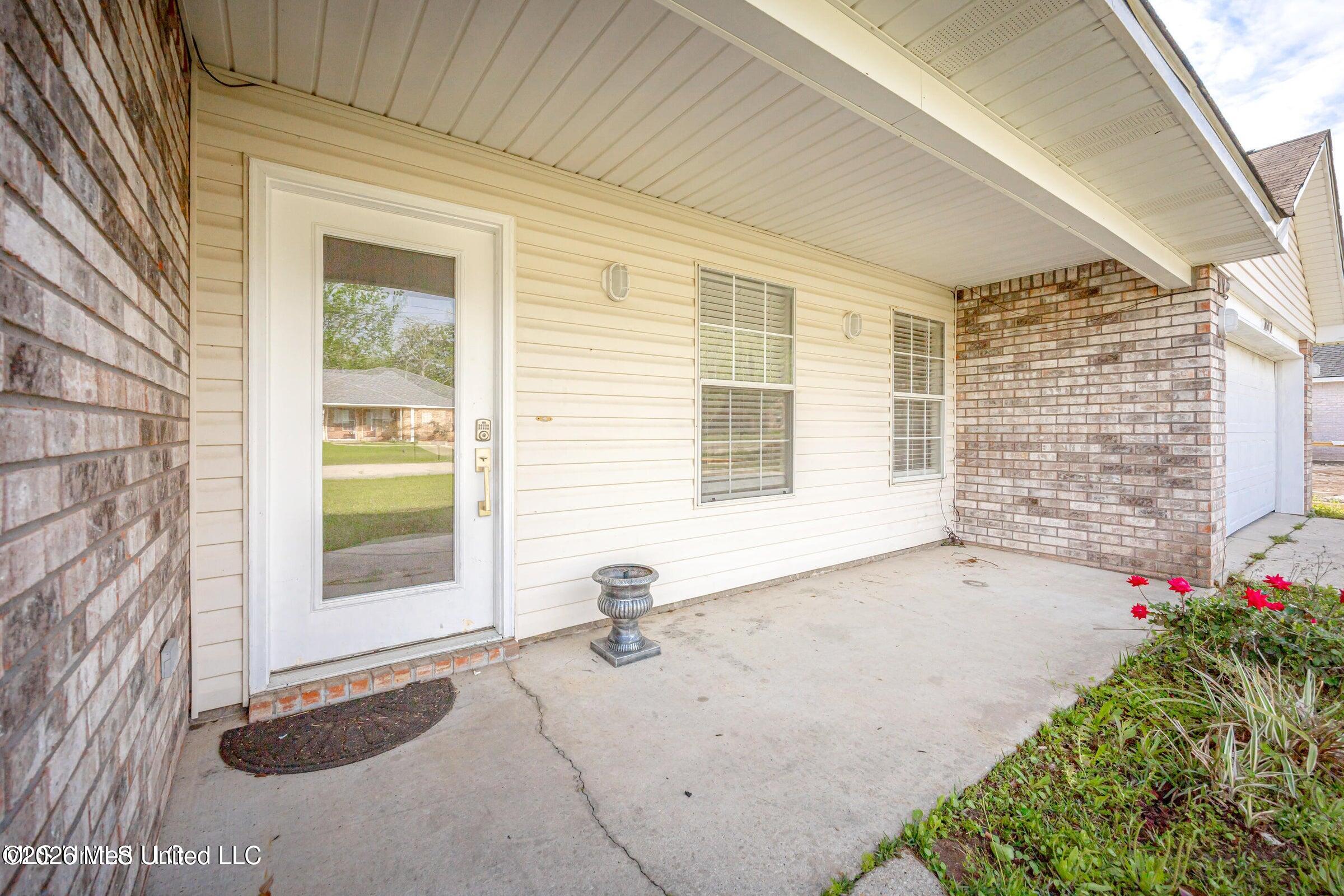 2612 N 8th Street Property Photo 4