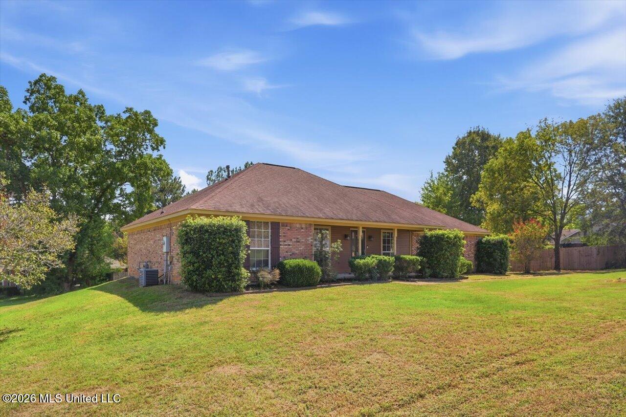 4263 Glennoak Circle Property Photo 2