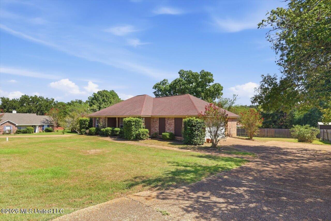 4263 Glennoak Circle Property Photo 3