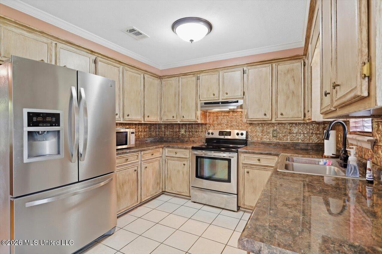 4263 Glennoak Circle Property Photo 10