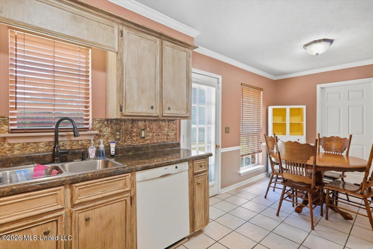 4263 Glennoak Circle Property Photo 11