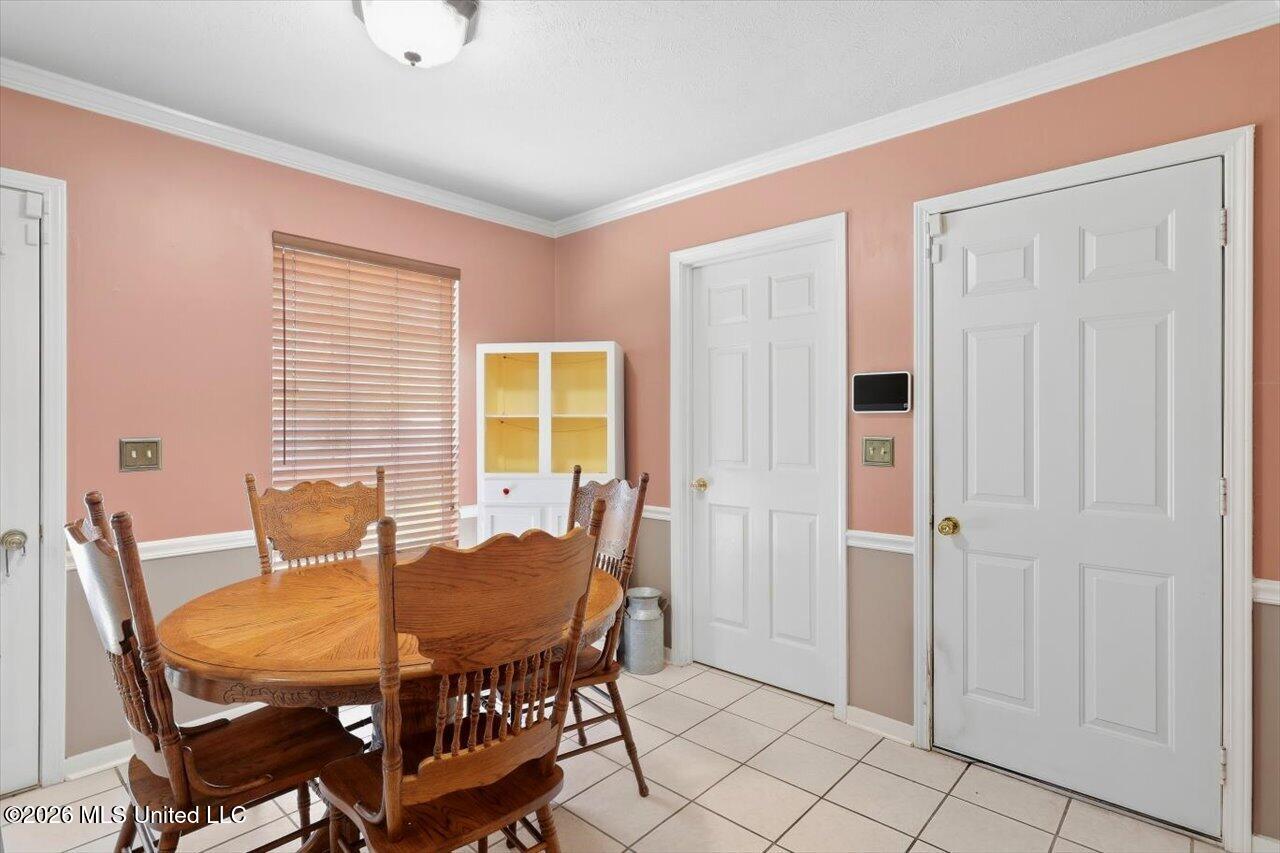 4263 Glennoak Circle Property Photo 13