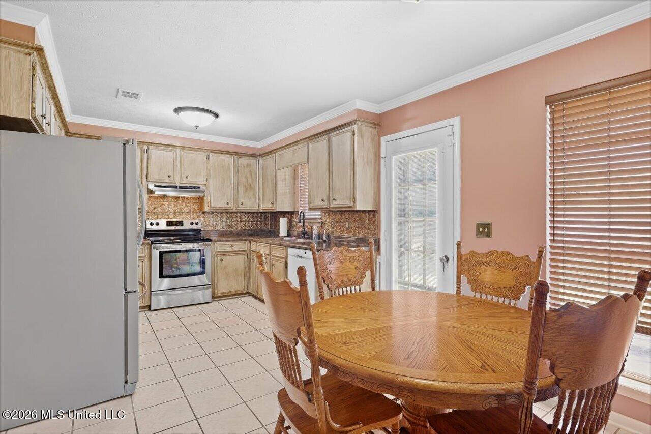 4263 Glennoak Circle Property Photo 14