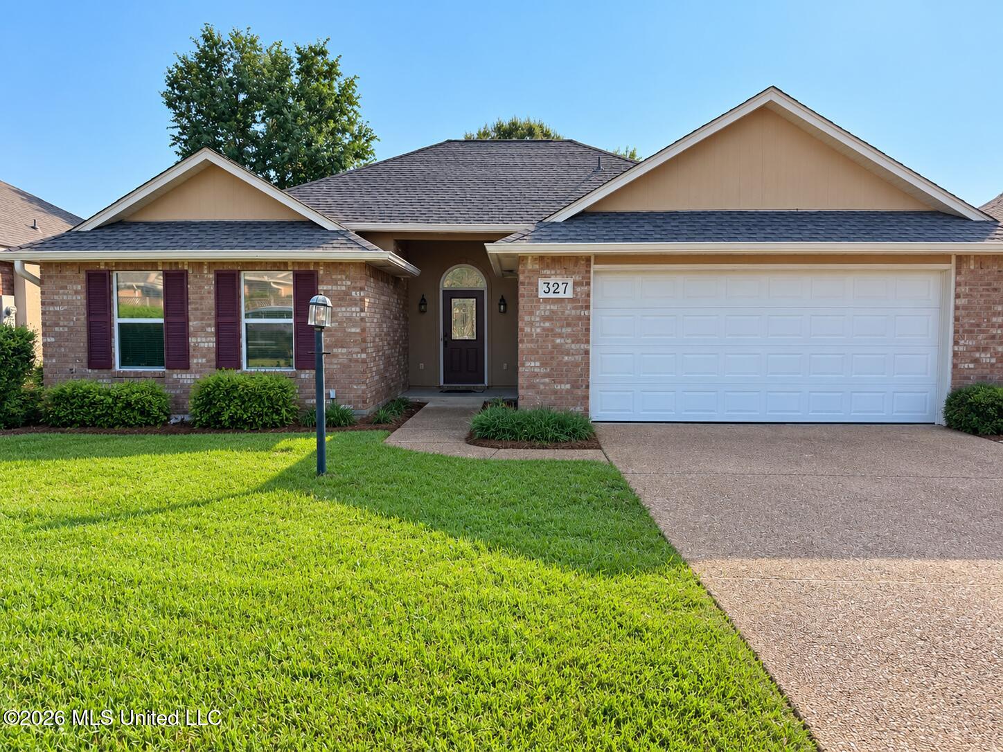 327 E Cascades Circle Property Photo 1