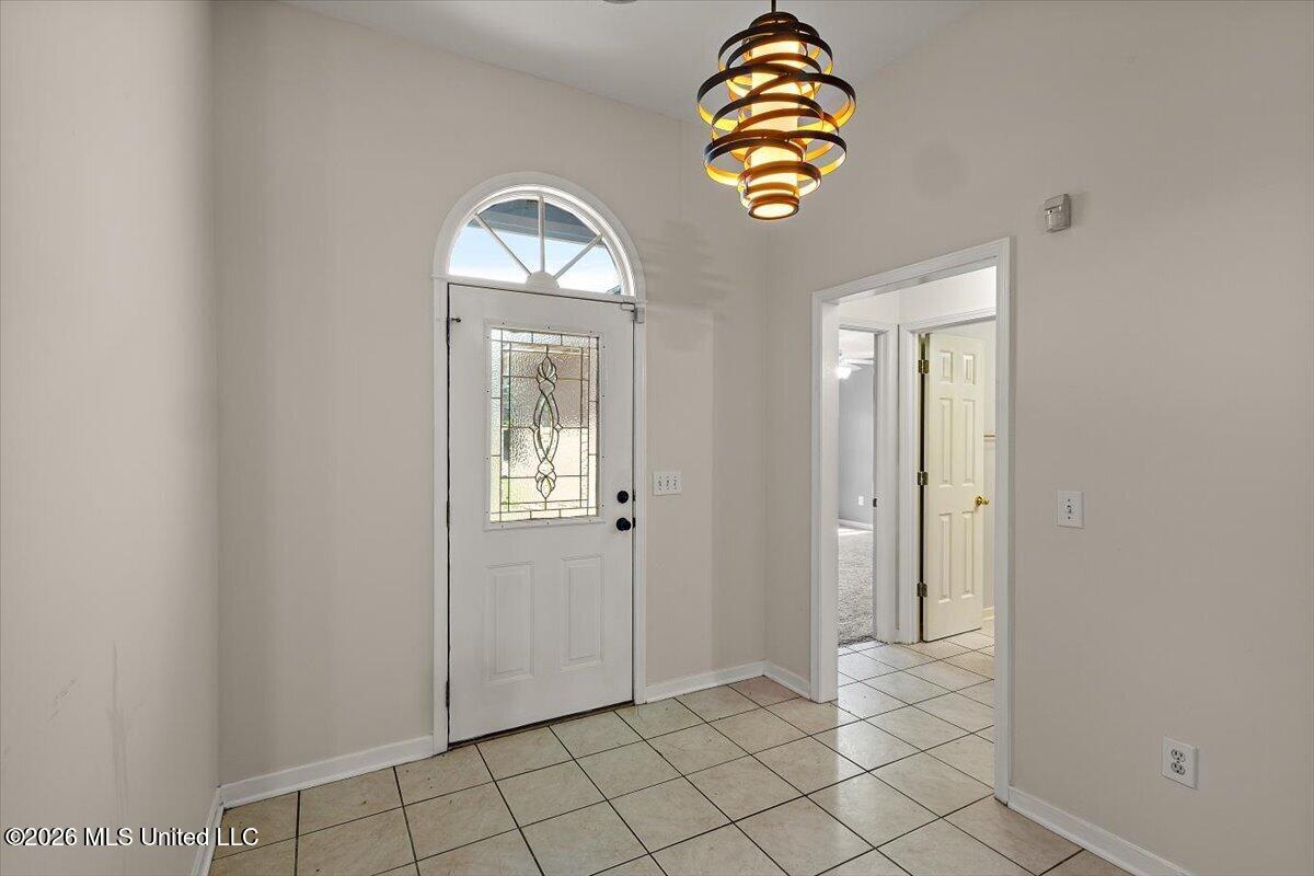 327 E Cascades Circle Property Photo 6