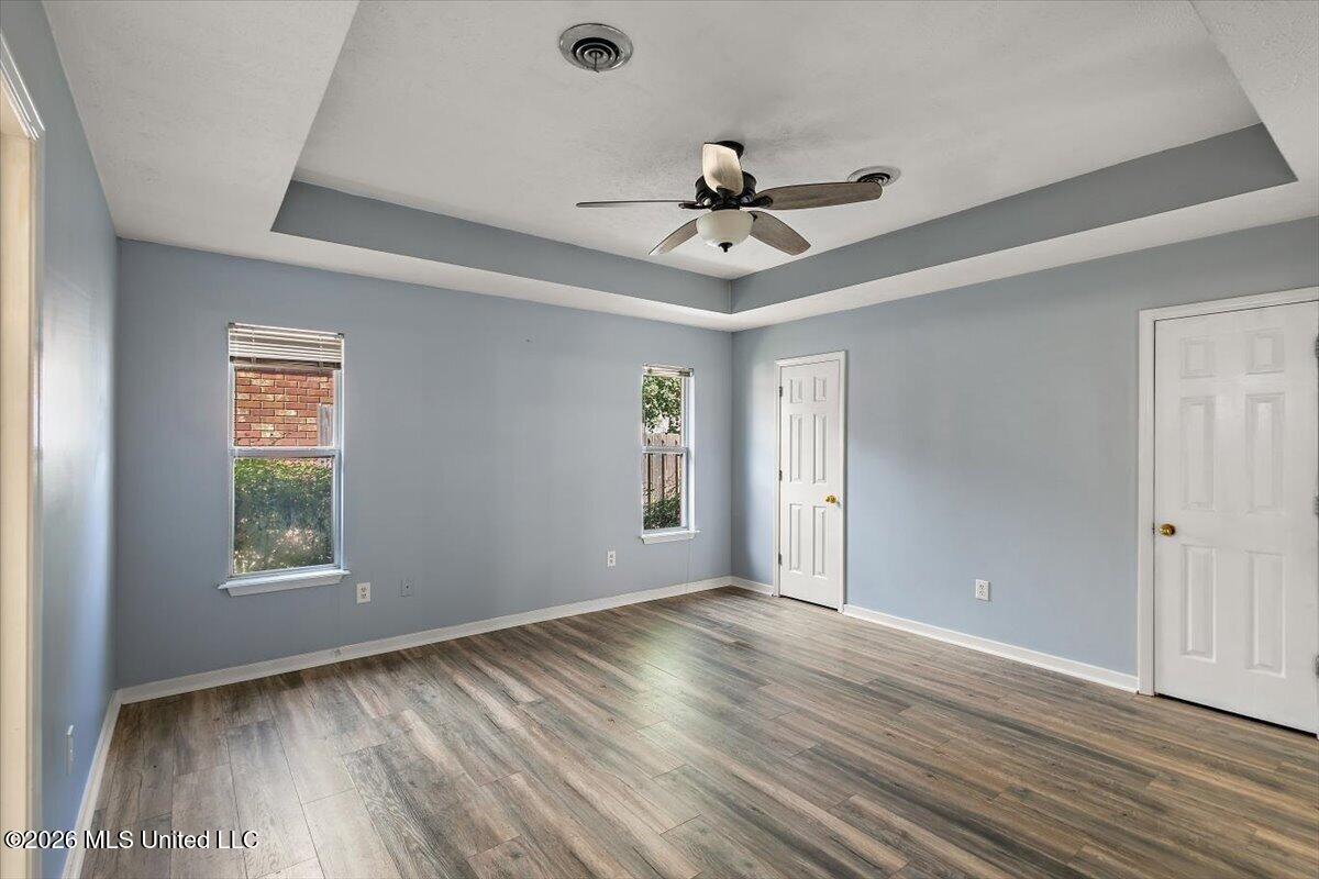 327 E Cascades Circle Property Photo 15