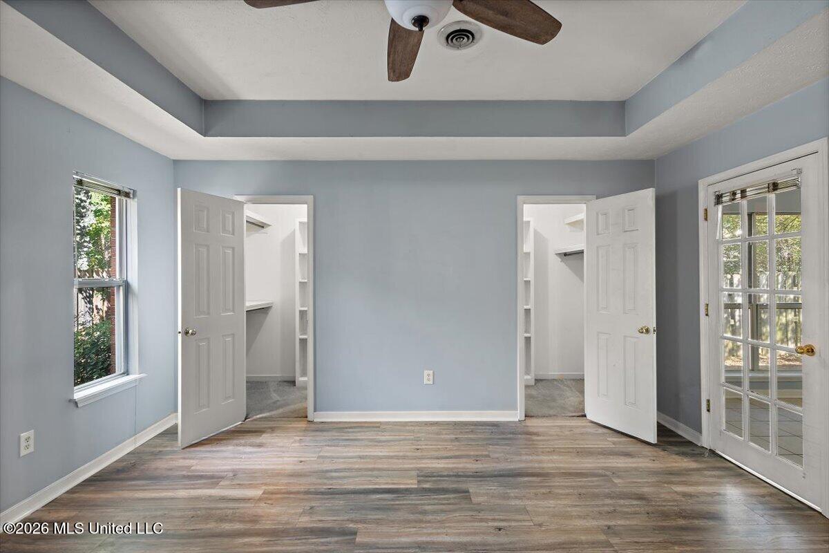 327 E Cascades Circle Property Photo 17