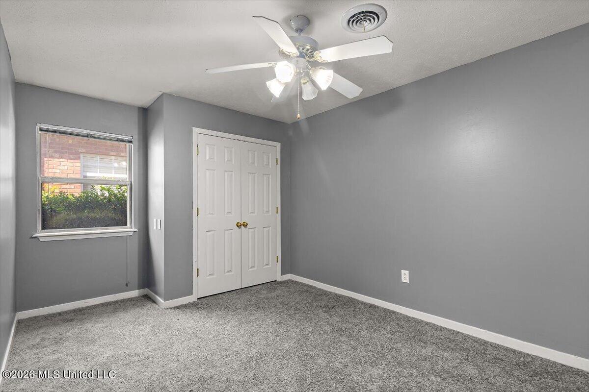 327 E Cascades Circle Property Photo 24