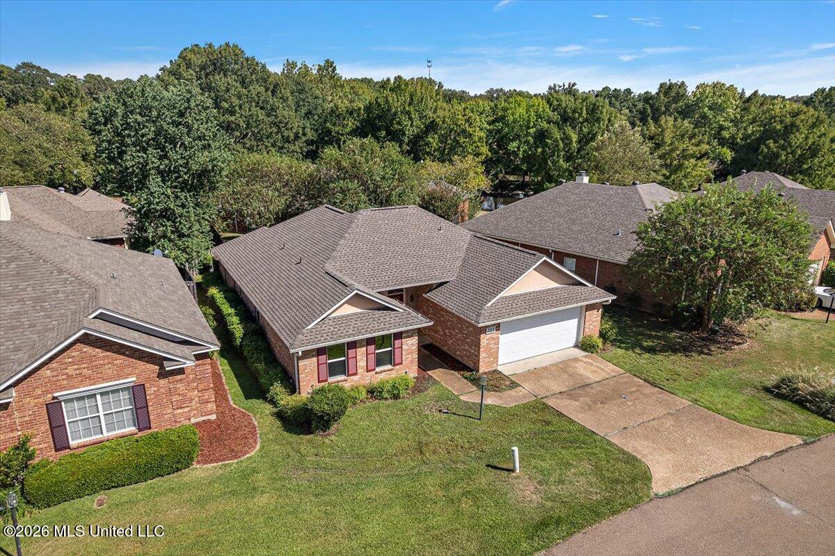 327 E Cascades Circle Property Photo 30