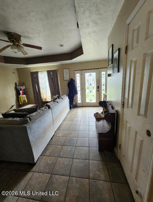 6186 E Lamar Street Property Photo 2