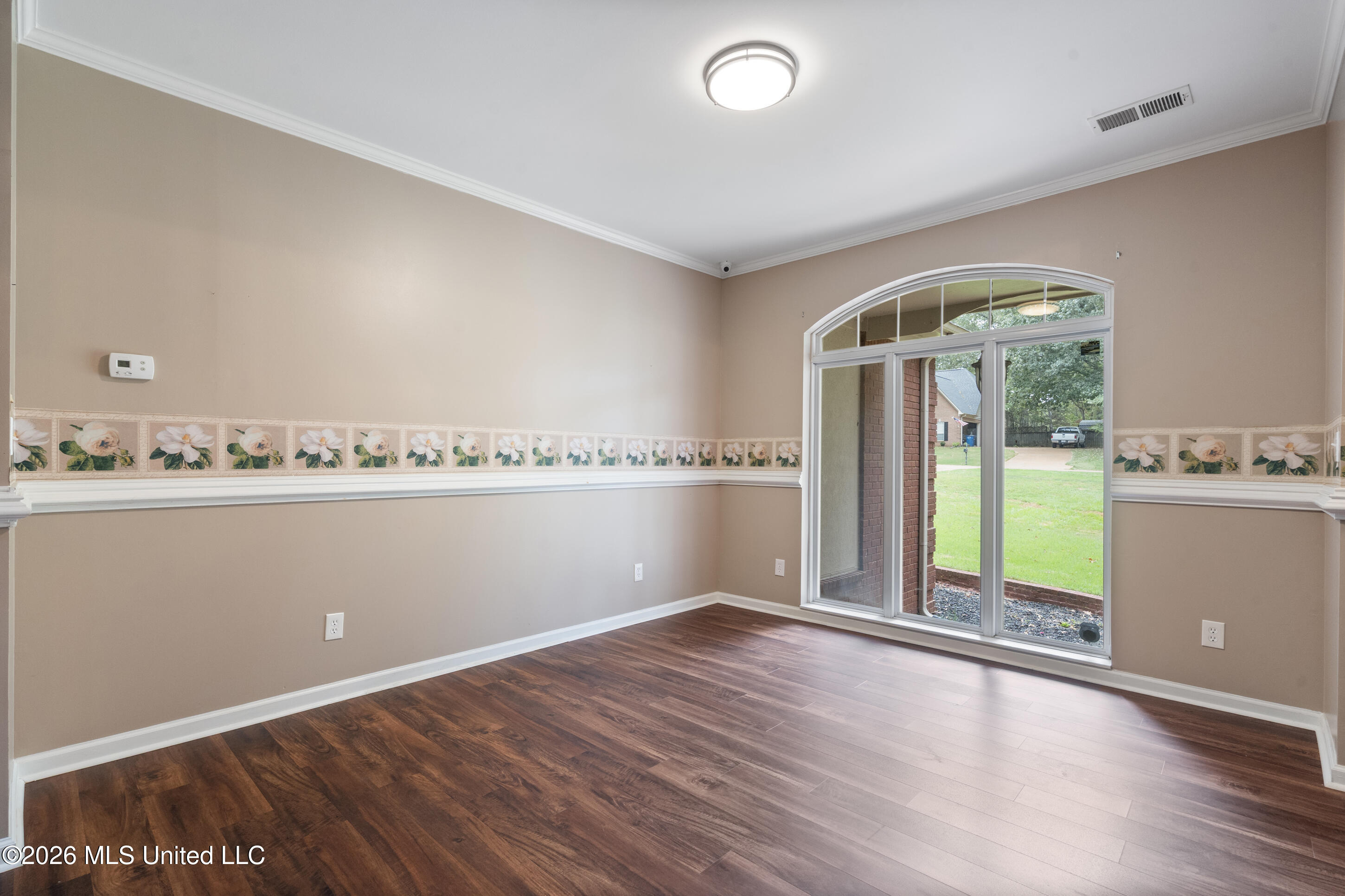 7656 Elizabeth Circle Drive Property Photo 6