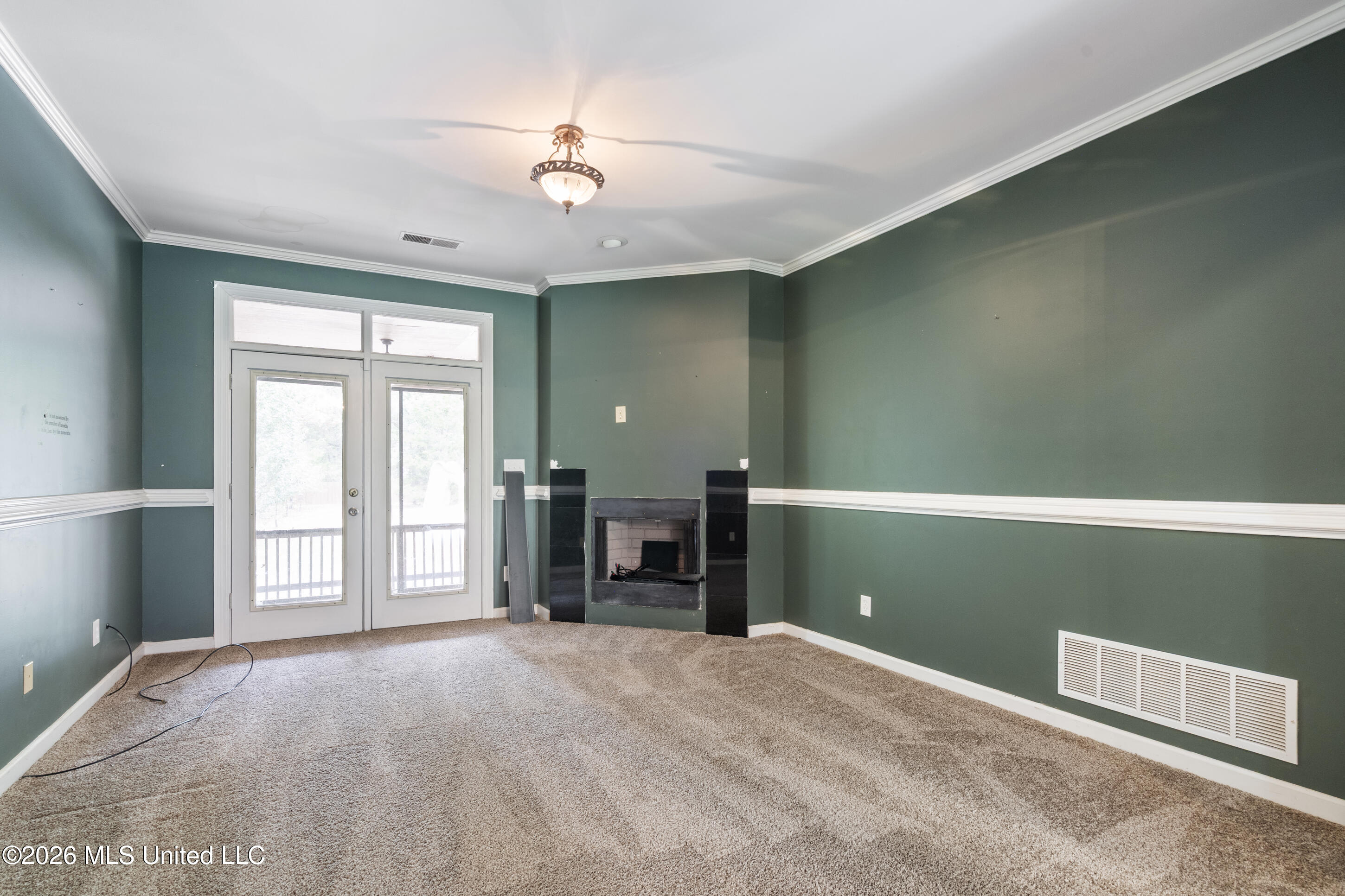 7656 Elizabeth Circle Drive Property Photo 8