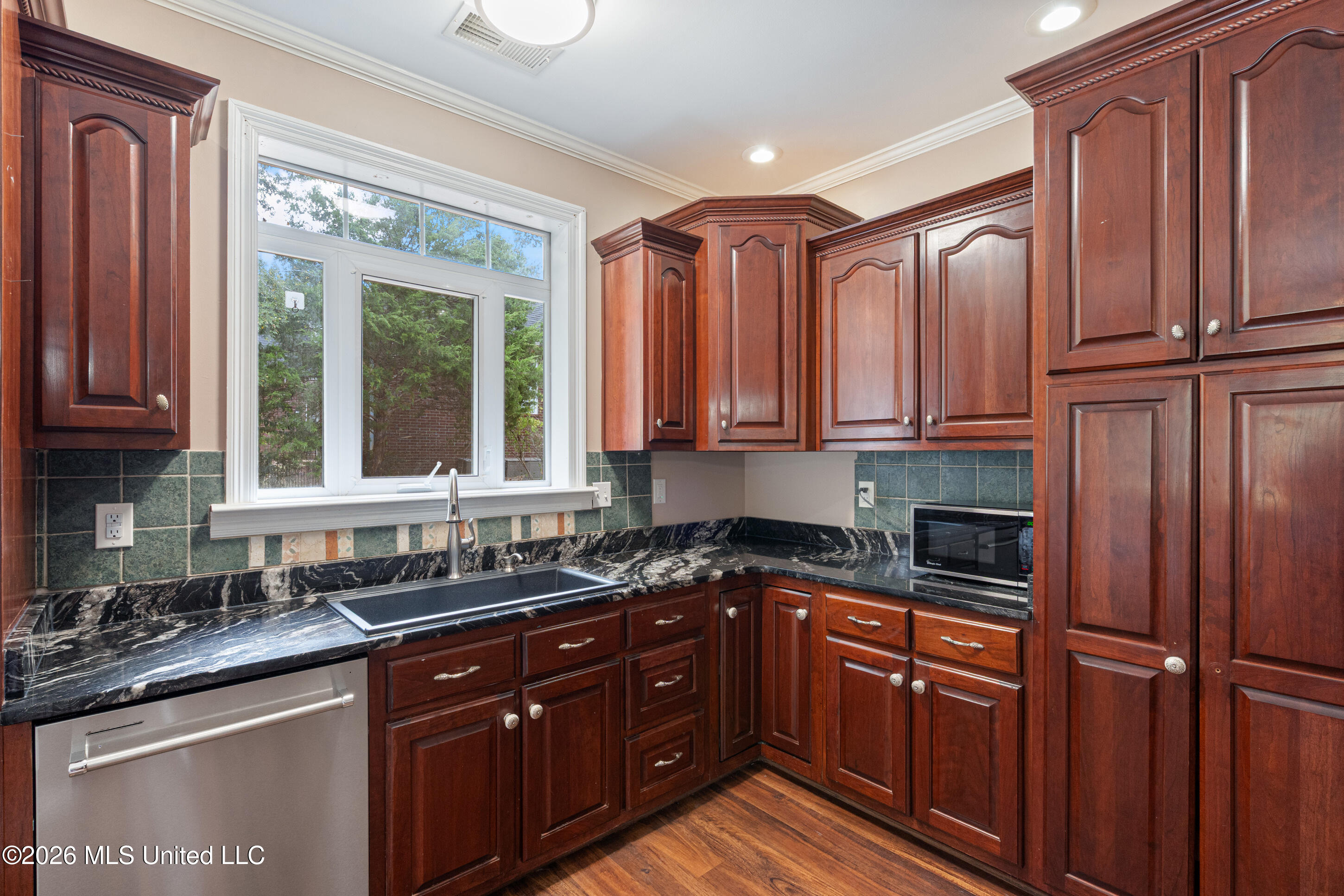 7656 Elizabeth Circle Drive Property Photo 12