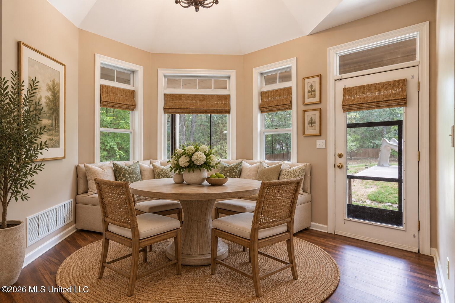 7656 Elizabeth Circle Drive Property Photo 17