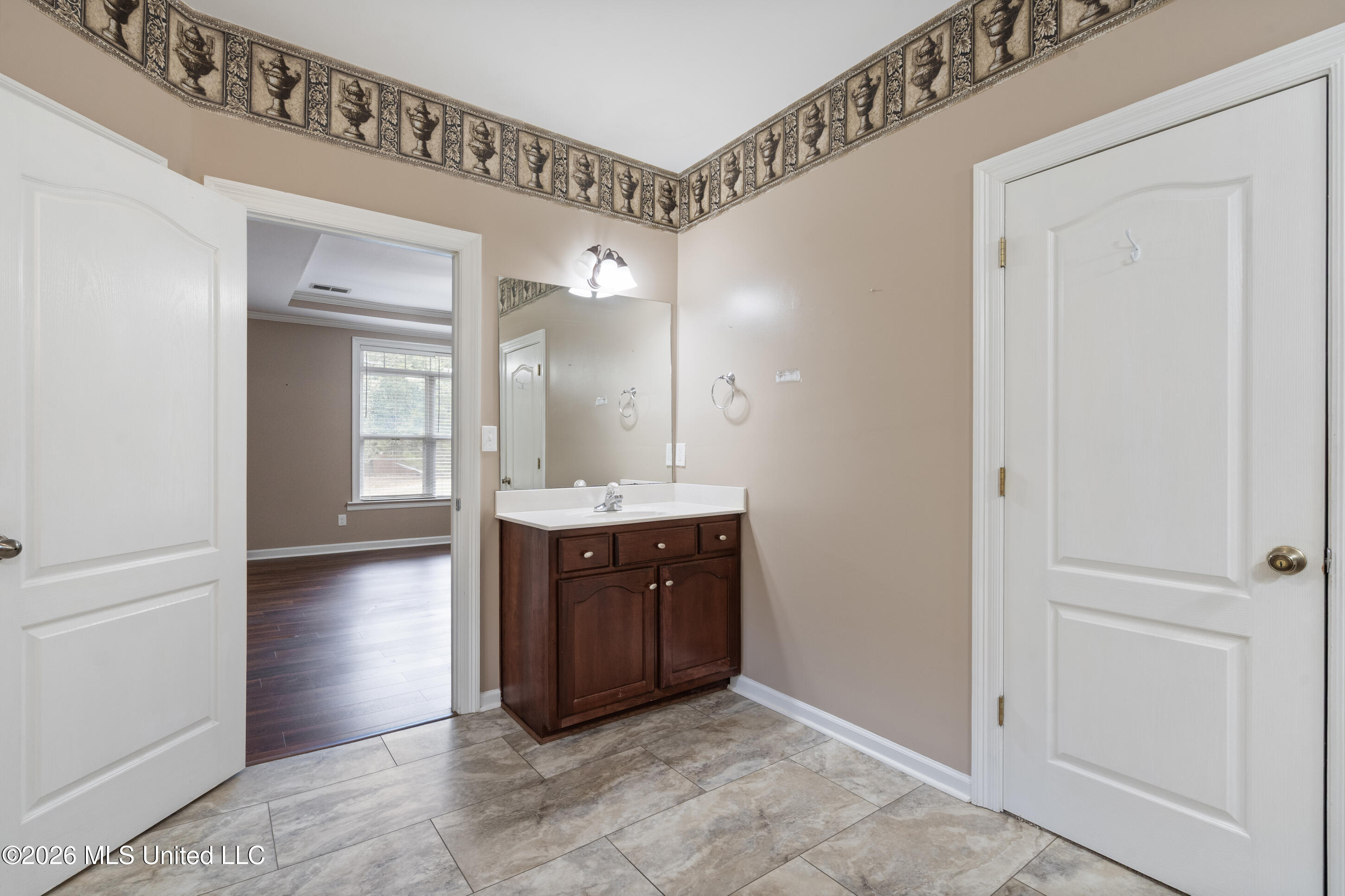 7656 Elizabeth Circle Drive Property Photo 23