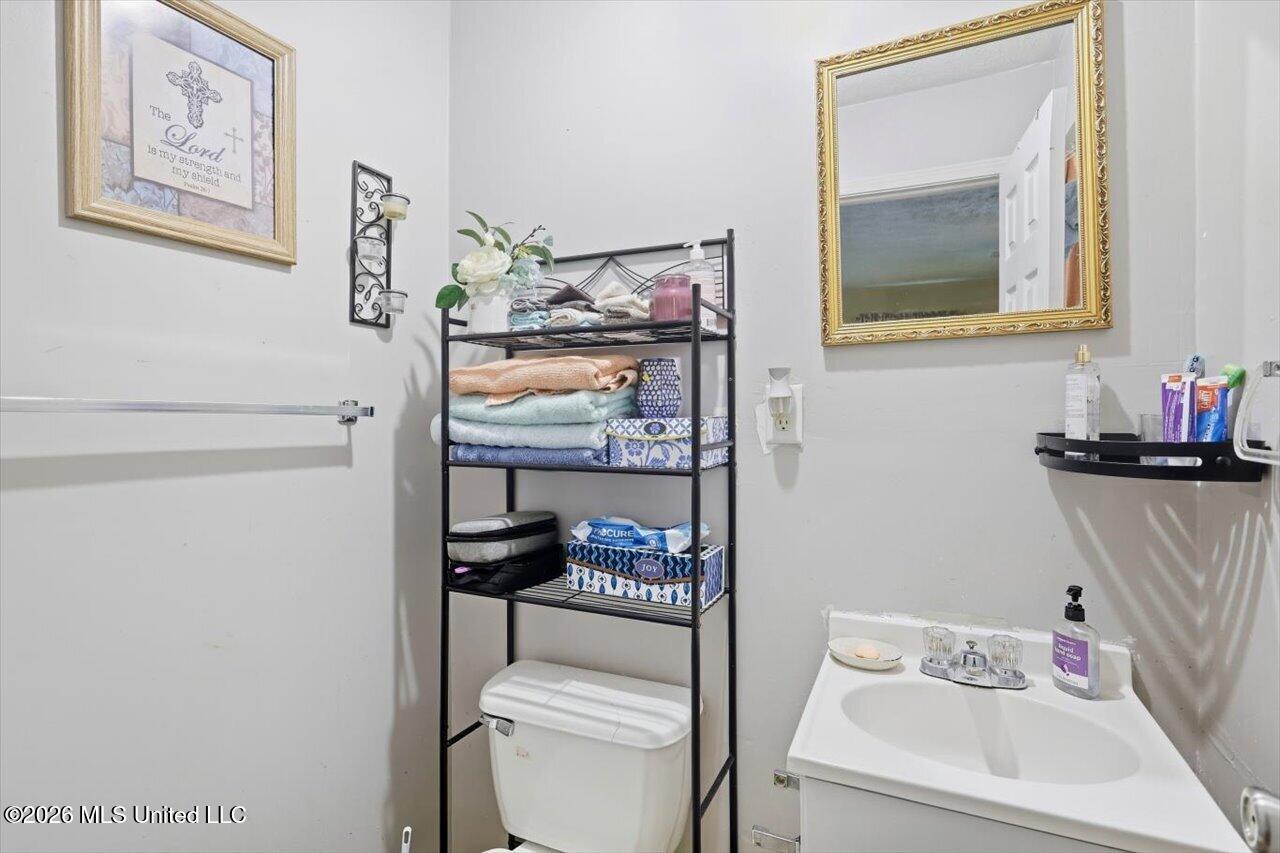 3609 W Northside Drive Property Photo 10