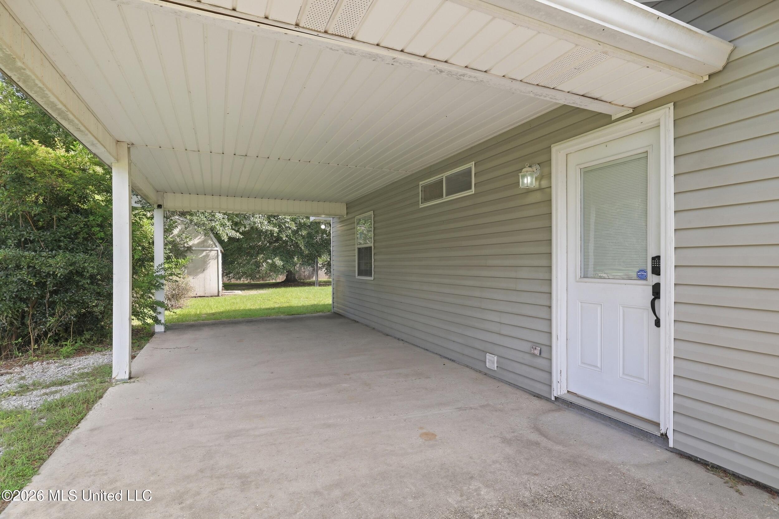 1004 Shipp Street Property Photo 7