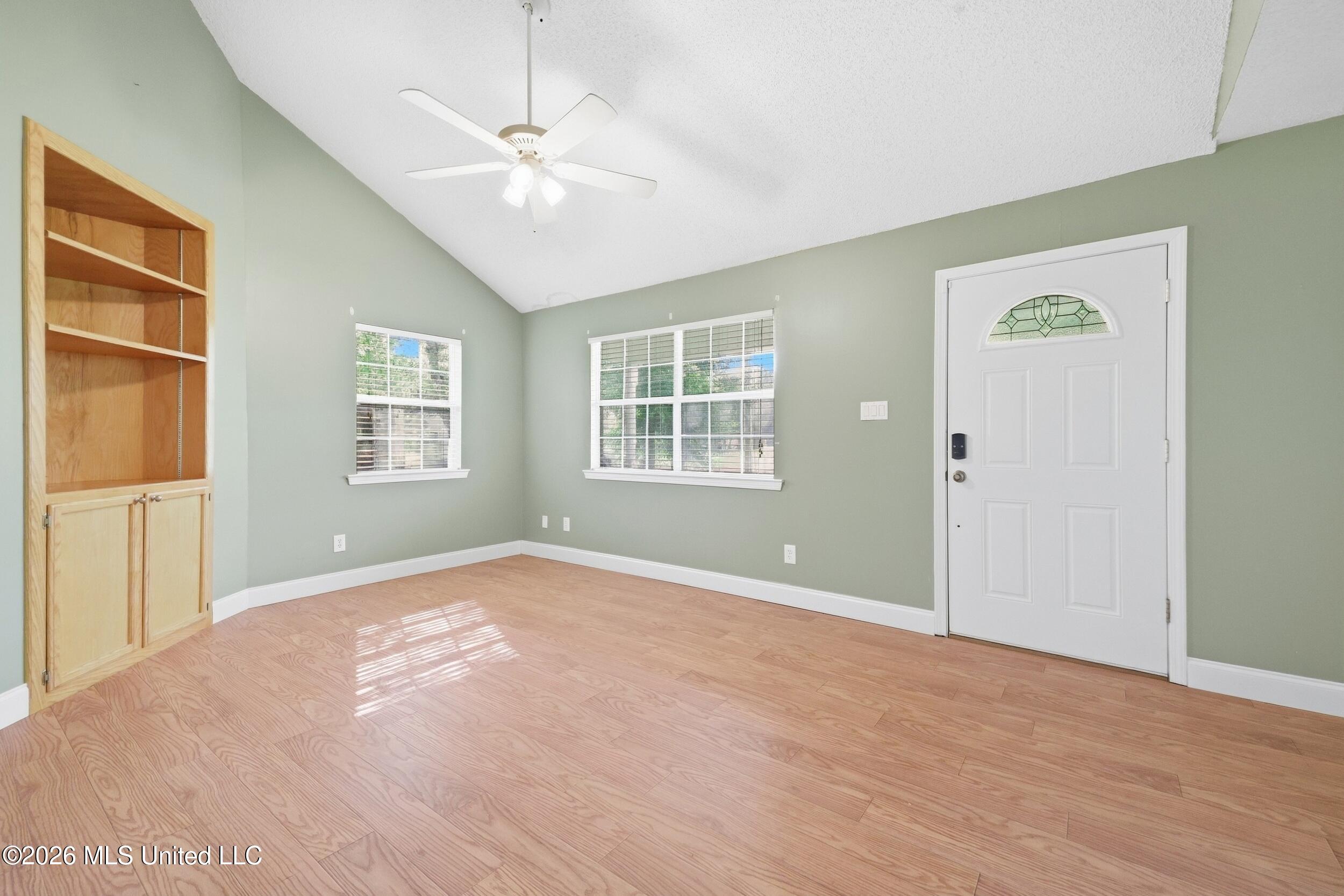 1004 Shipp Street Property Photo 8