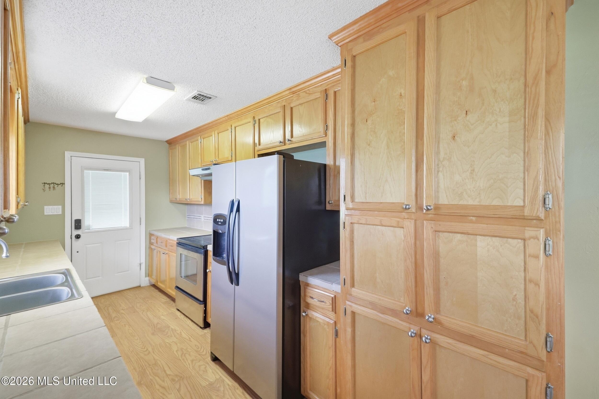 1004 Shipp Street Property Photo 12
