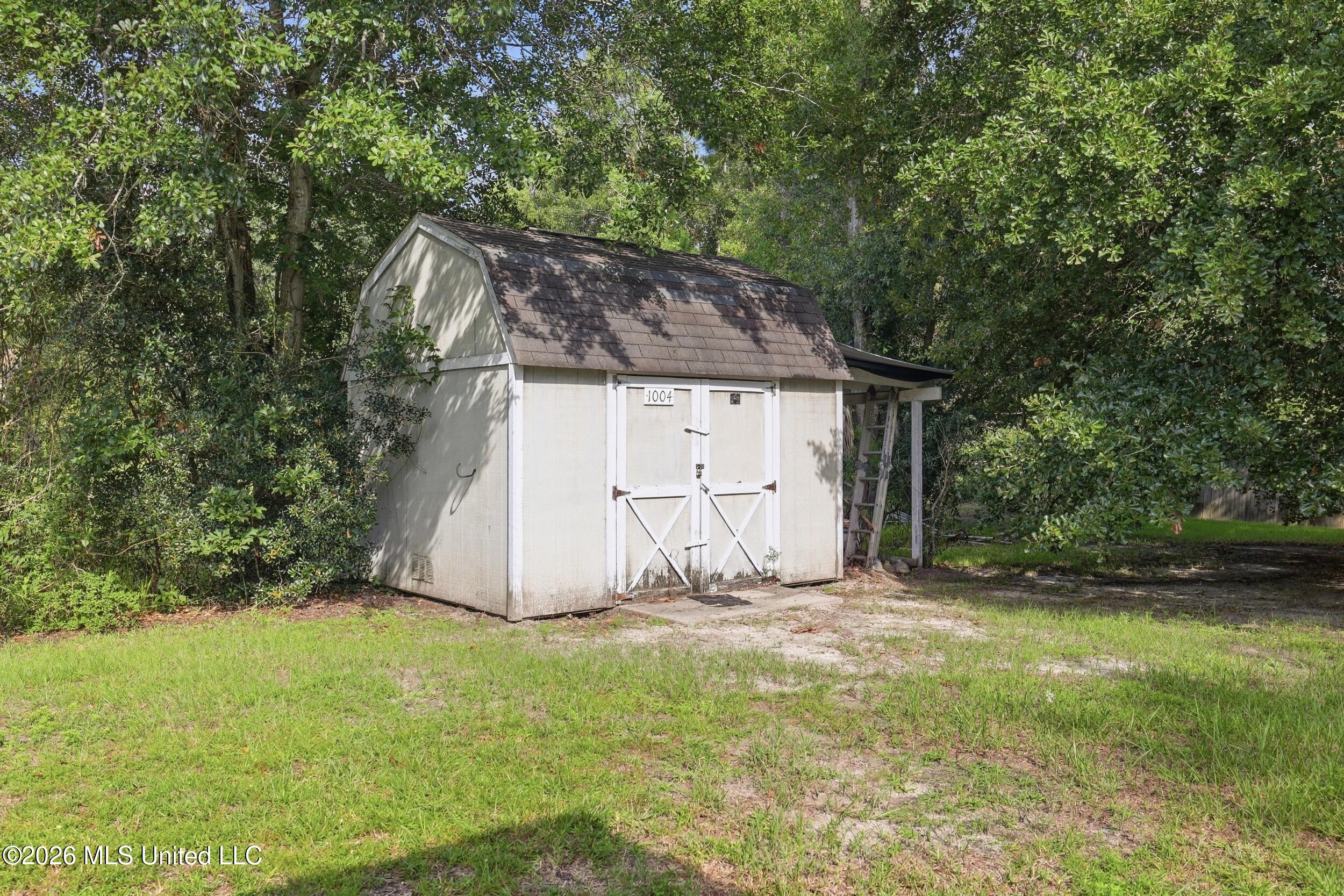 1004 Shipp Street Property Photo 34