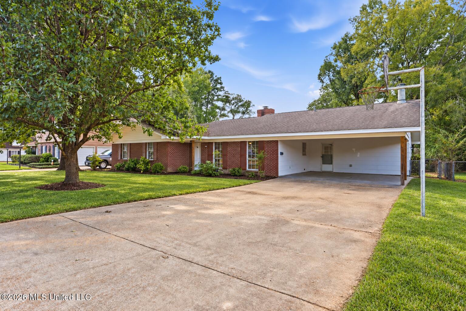 5225 Sunnyvale Drive Property Photo 4