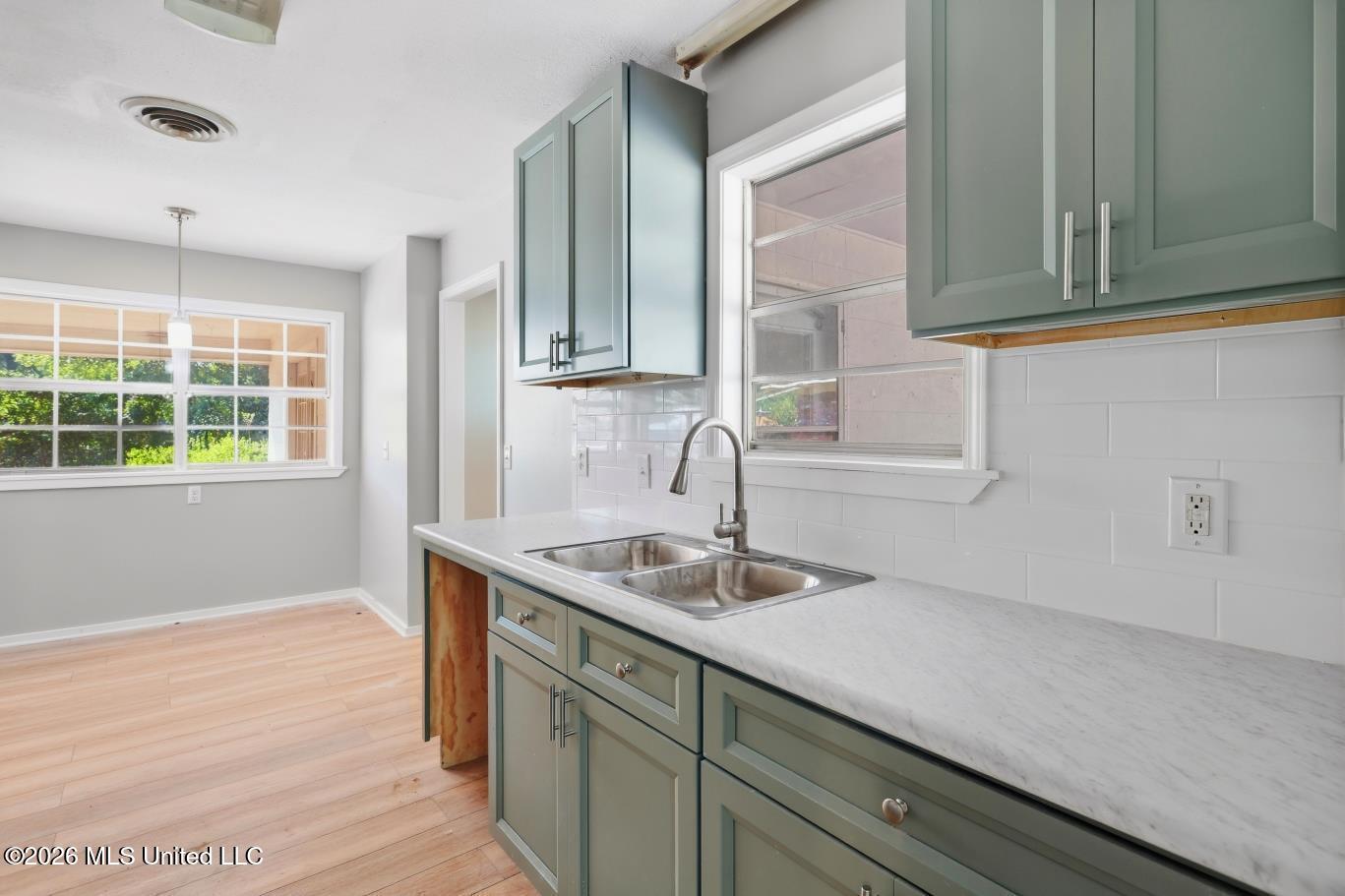 5225 Sunnyvale Drive Property Photo 11