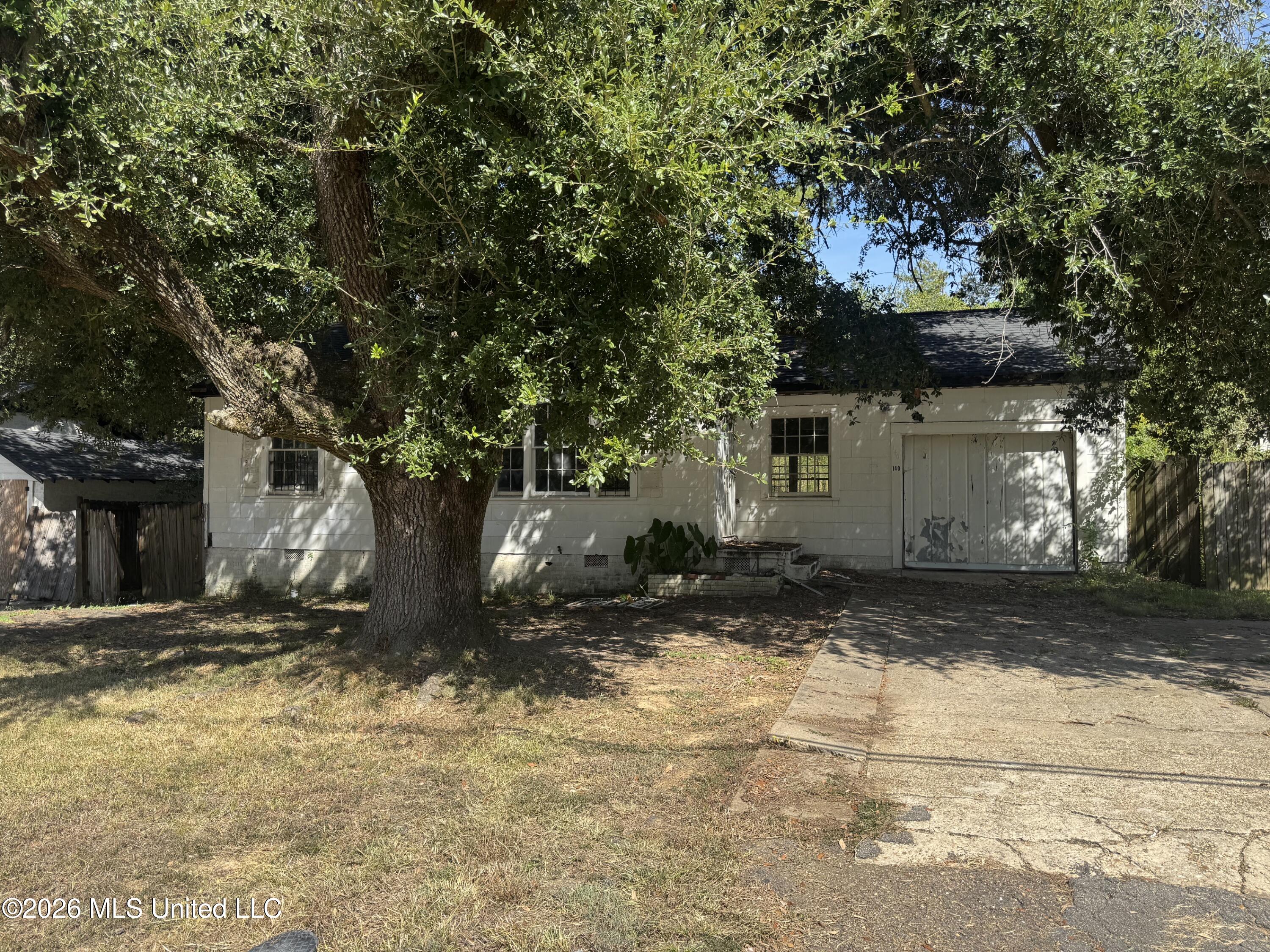 140 Treehaven Drive Property Photo 1