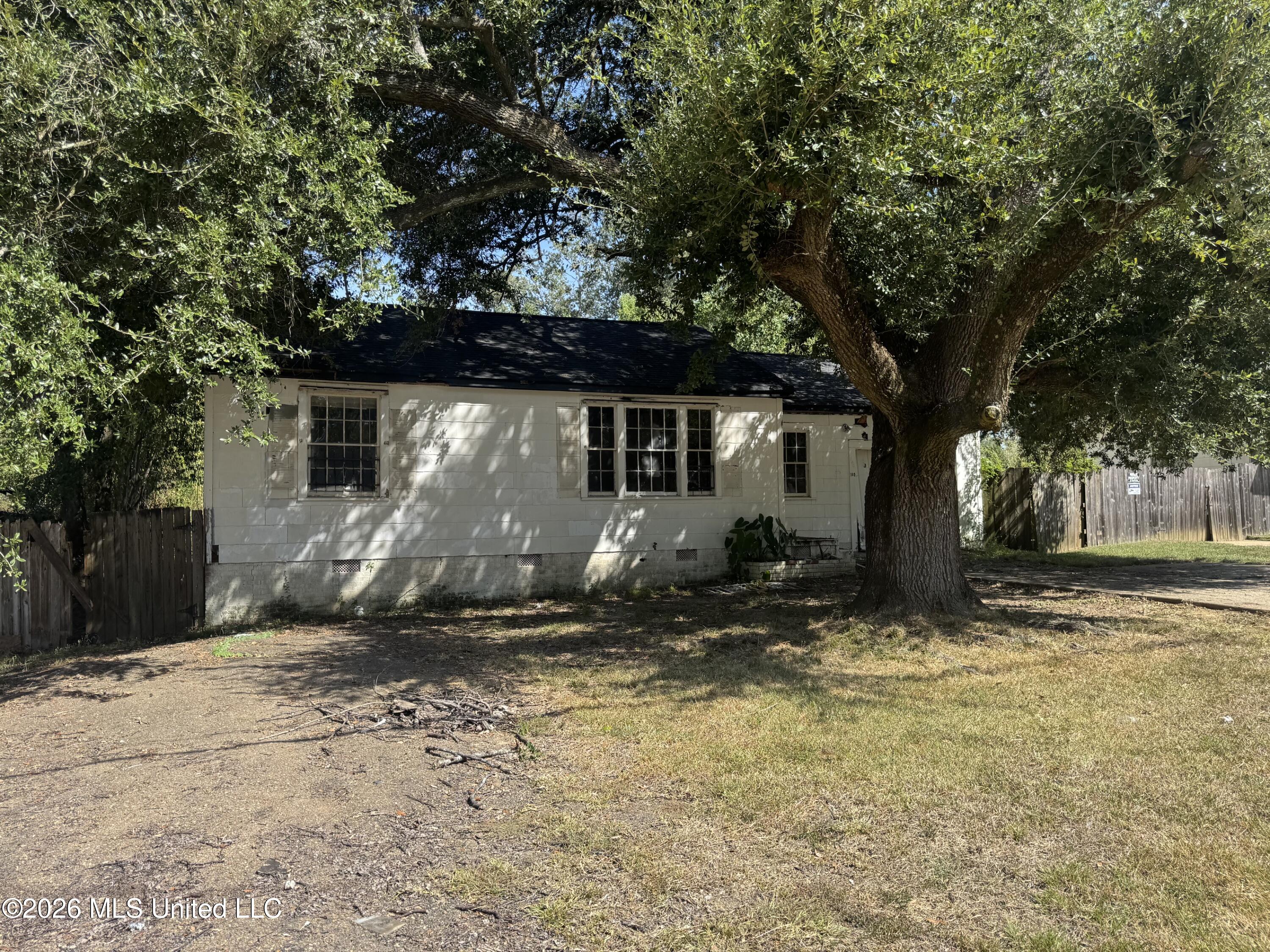140 Treehaven Drive Property Photo 3