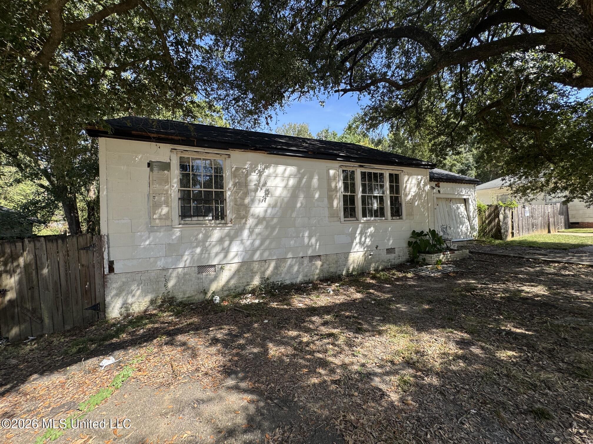140 Treehaven Drive Property Photo 5