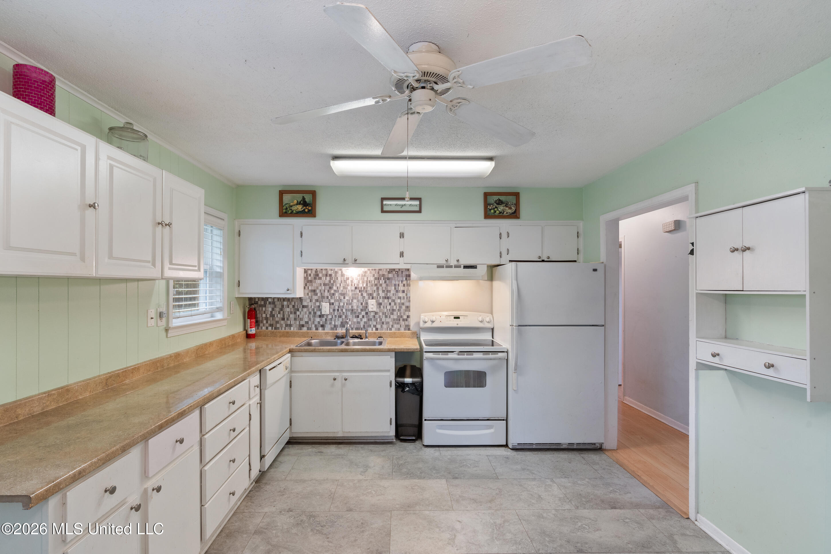37 Hillbrook Drive Property Photo 4