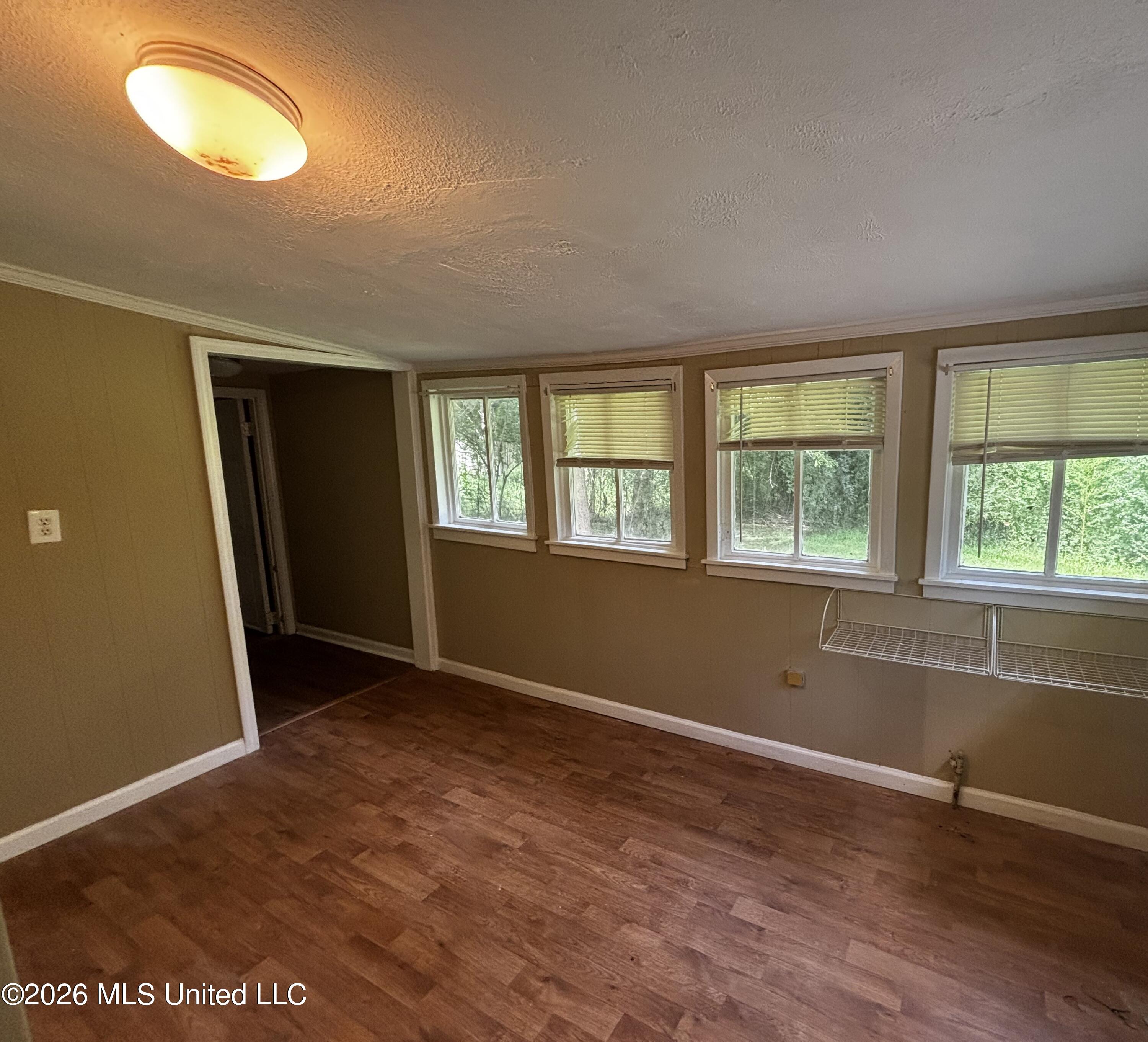 811 S College Street Property Photo 7