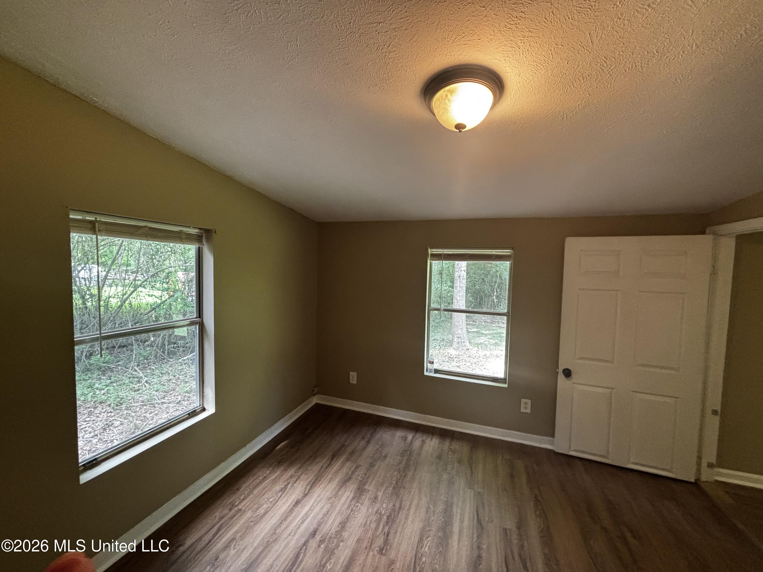 811 S College Street Property Photo 8