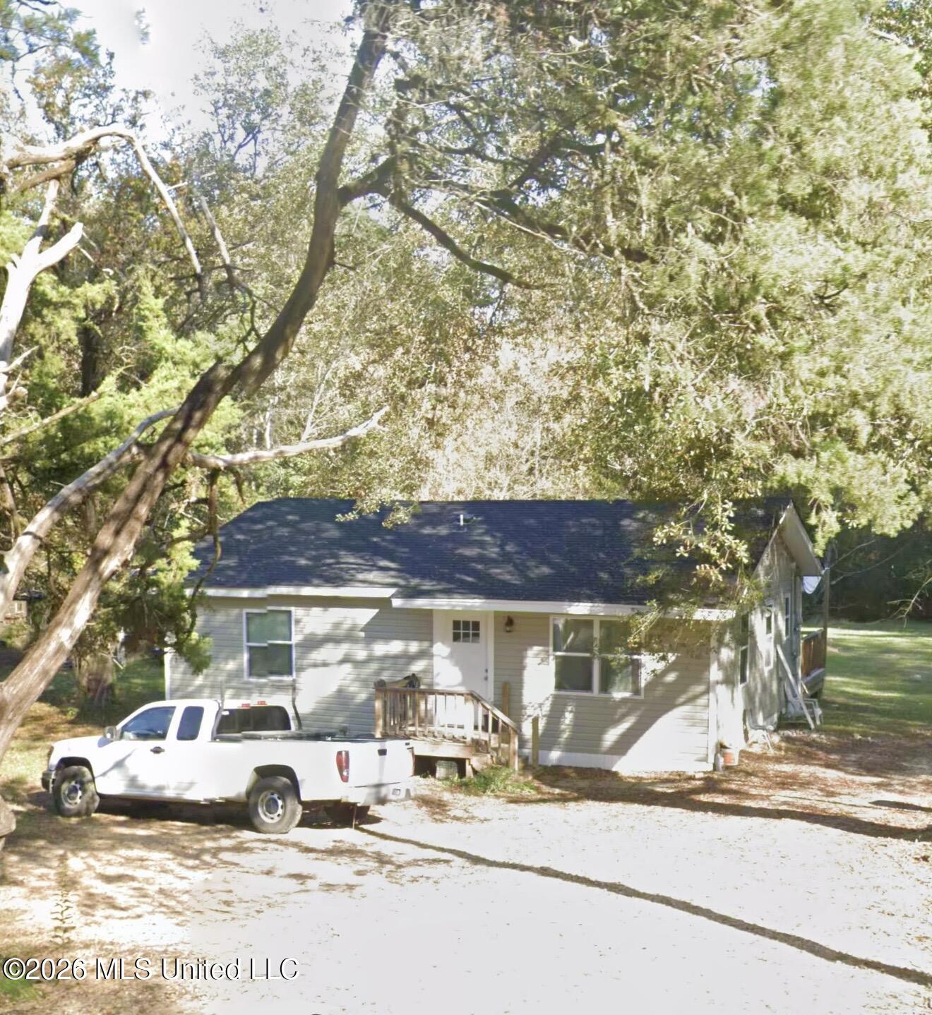 220 Hobby Farms Road Property Photo 1