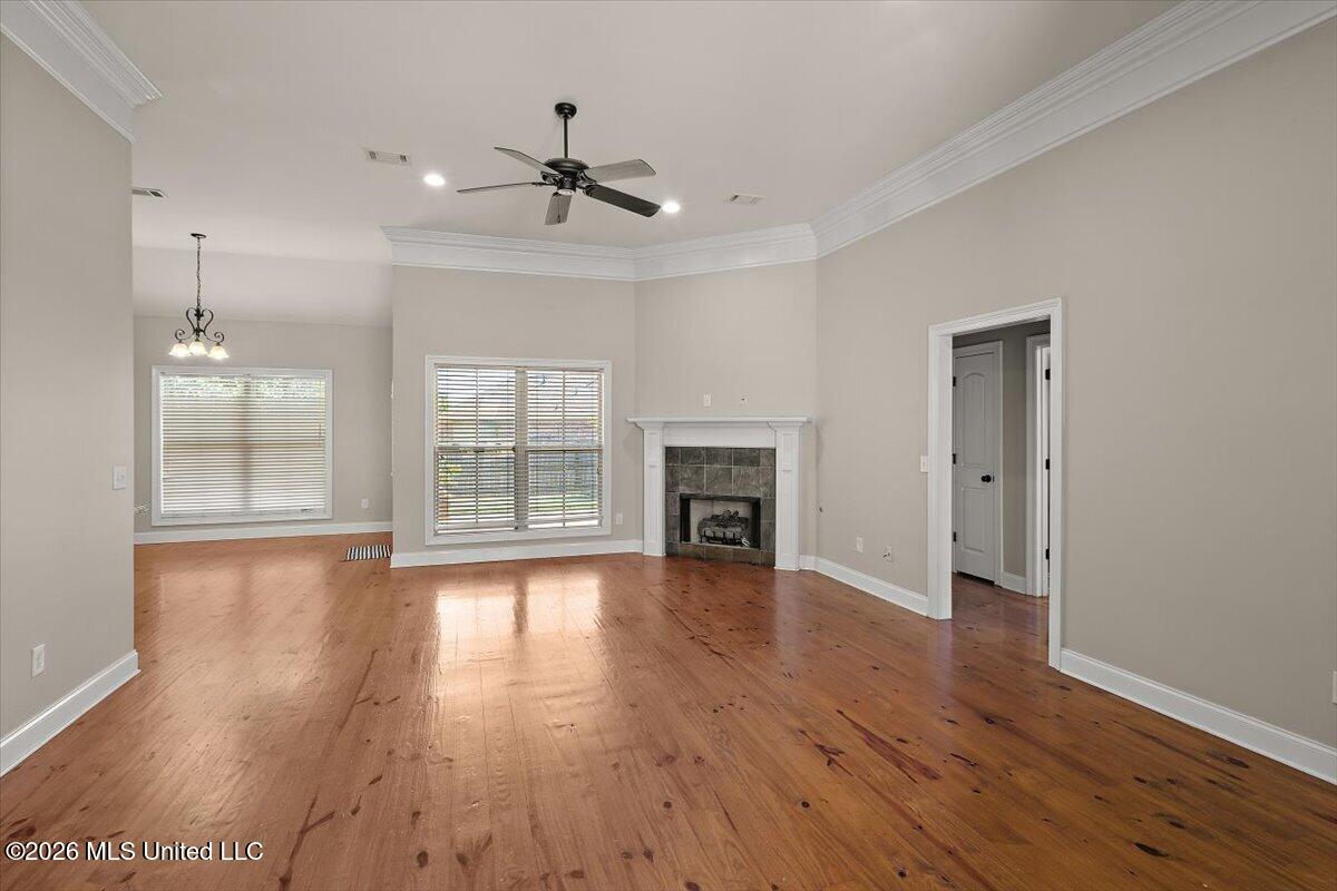 1022 Trinity Drive Property Photo 6