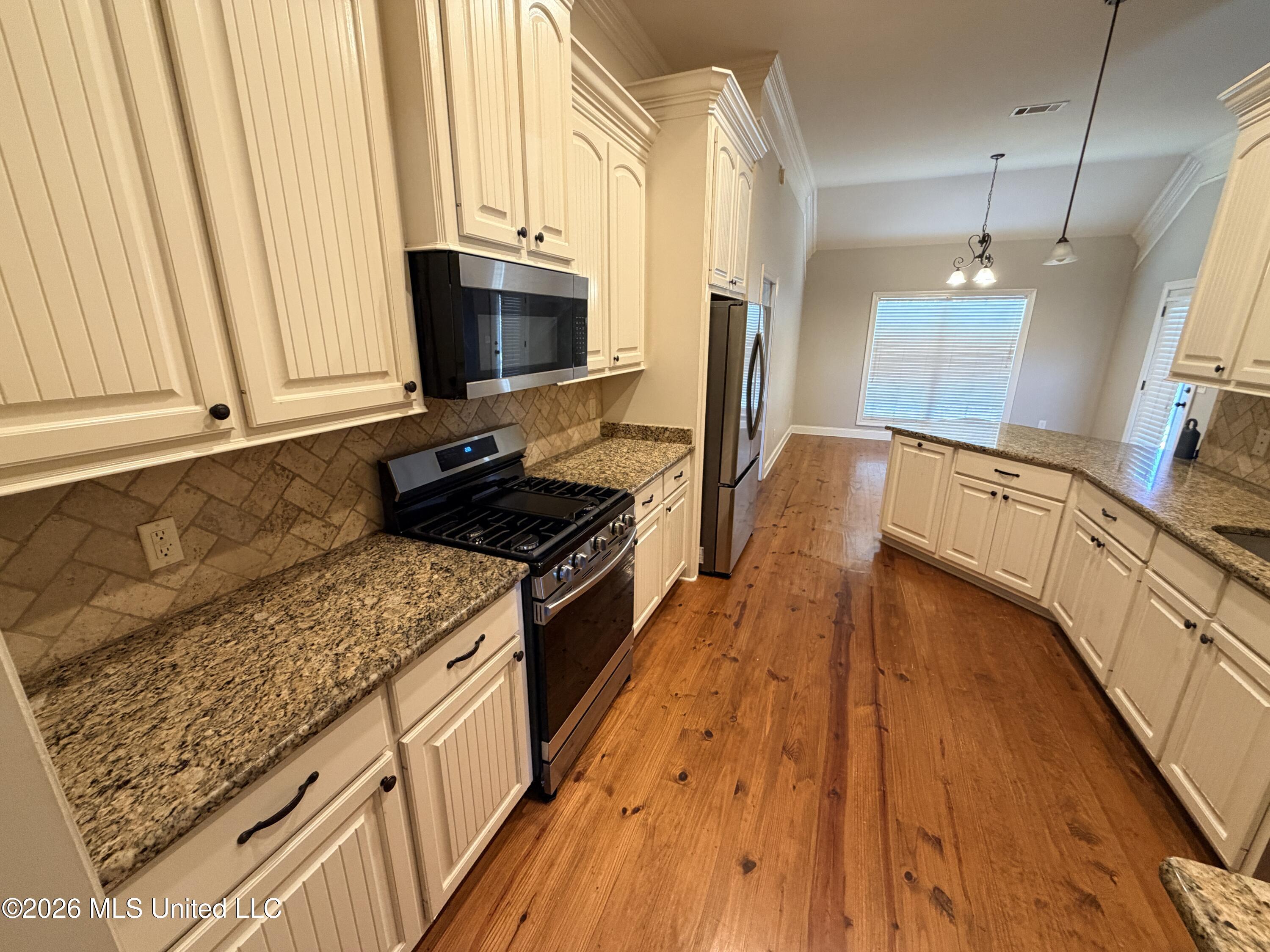 1022 Trinity Drive Property Photo 10