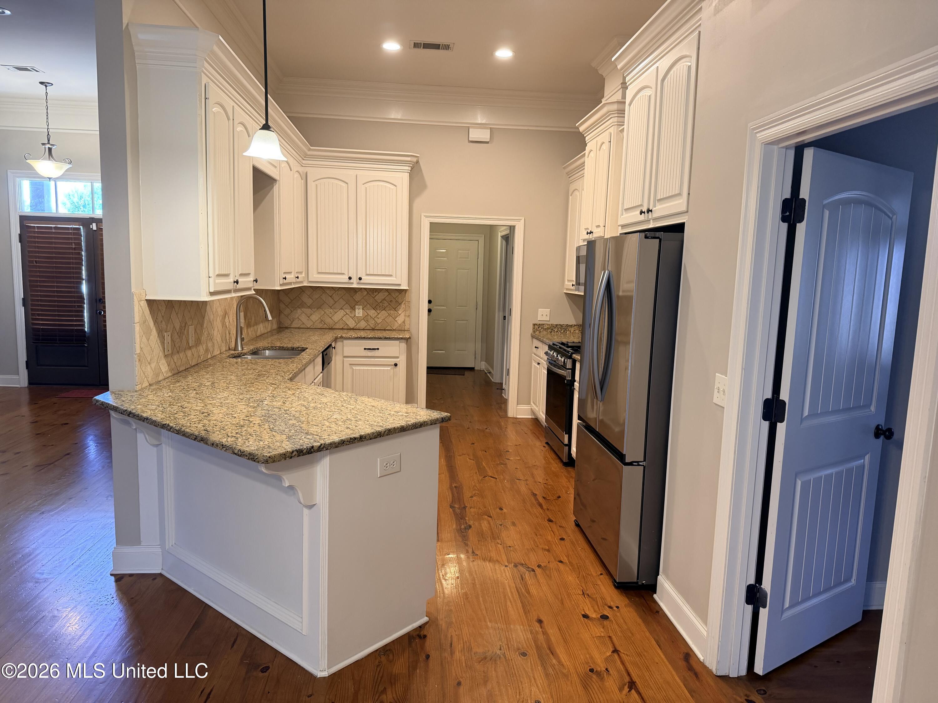 1022 Trinity Drive Property Photo 11