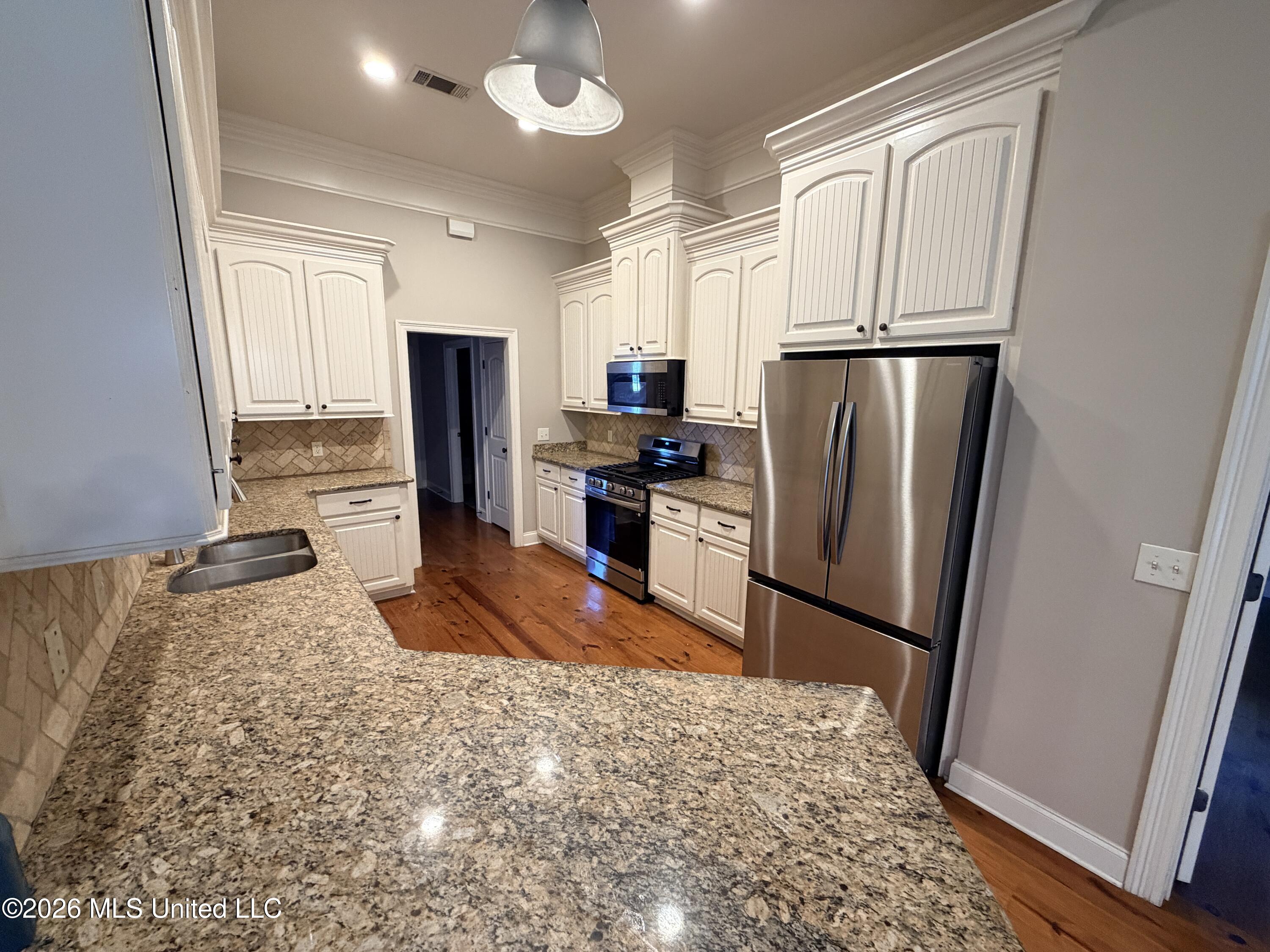 1022 Trinity Drive Property Photo 12