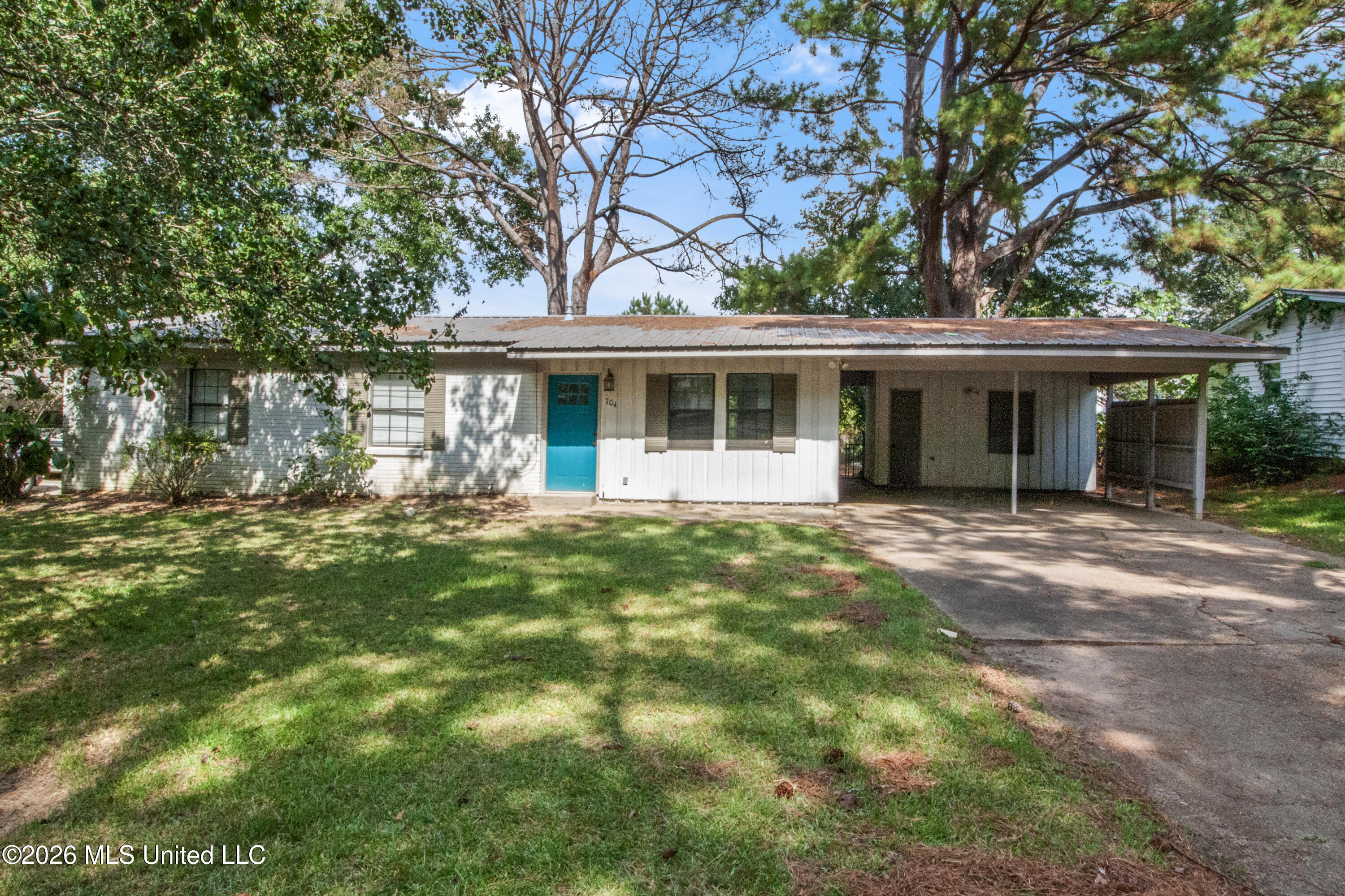704 Berkshire Street Property Photo 1