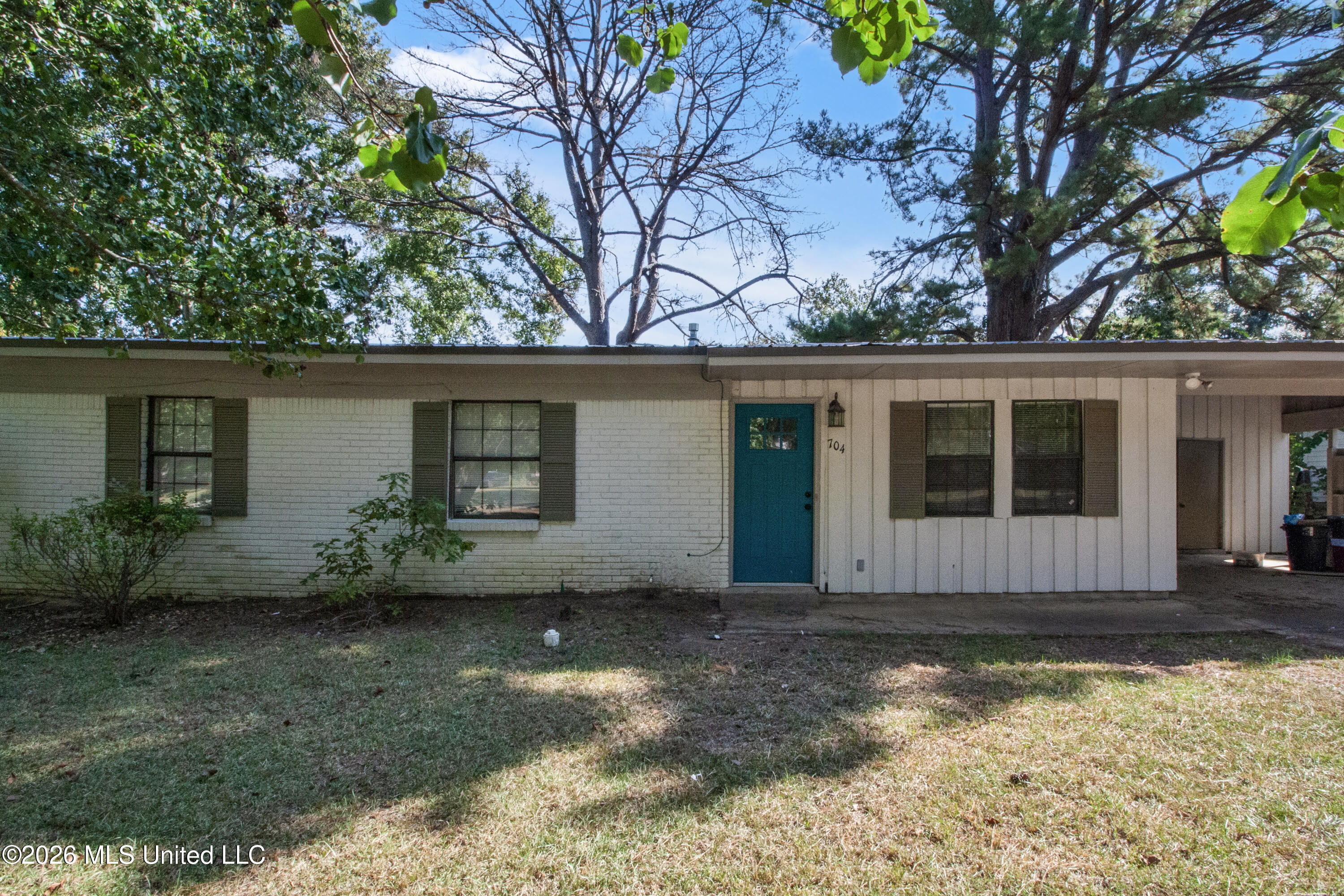 704 Berkshire Street Property Photo 2