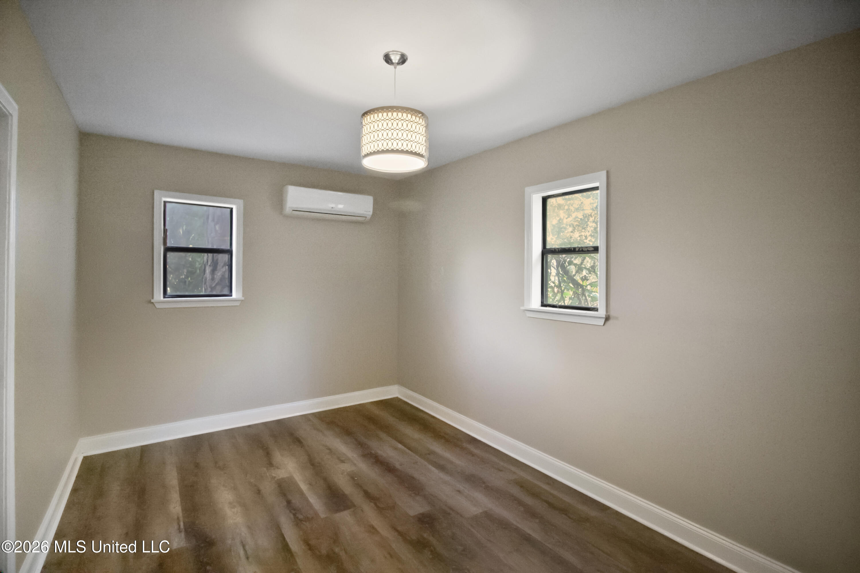 704 Berkshire Street Property Photo 19