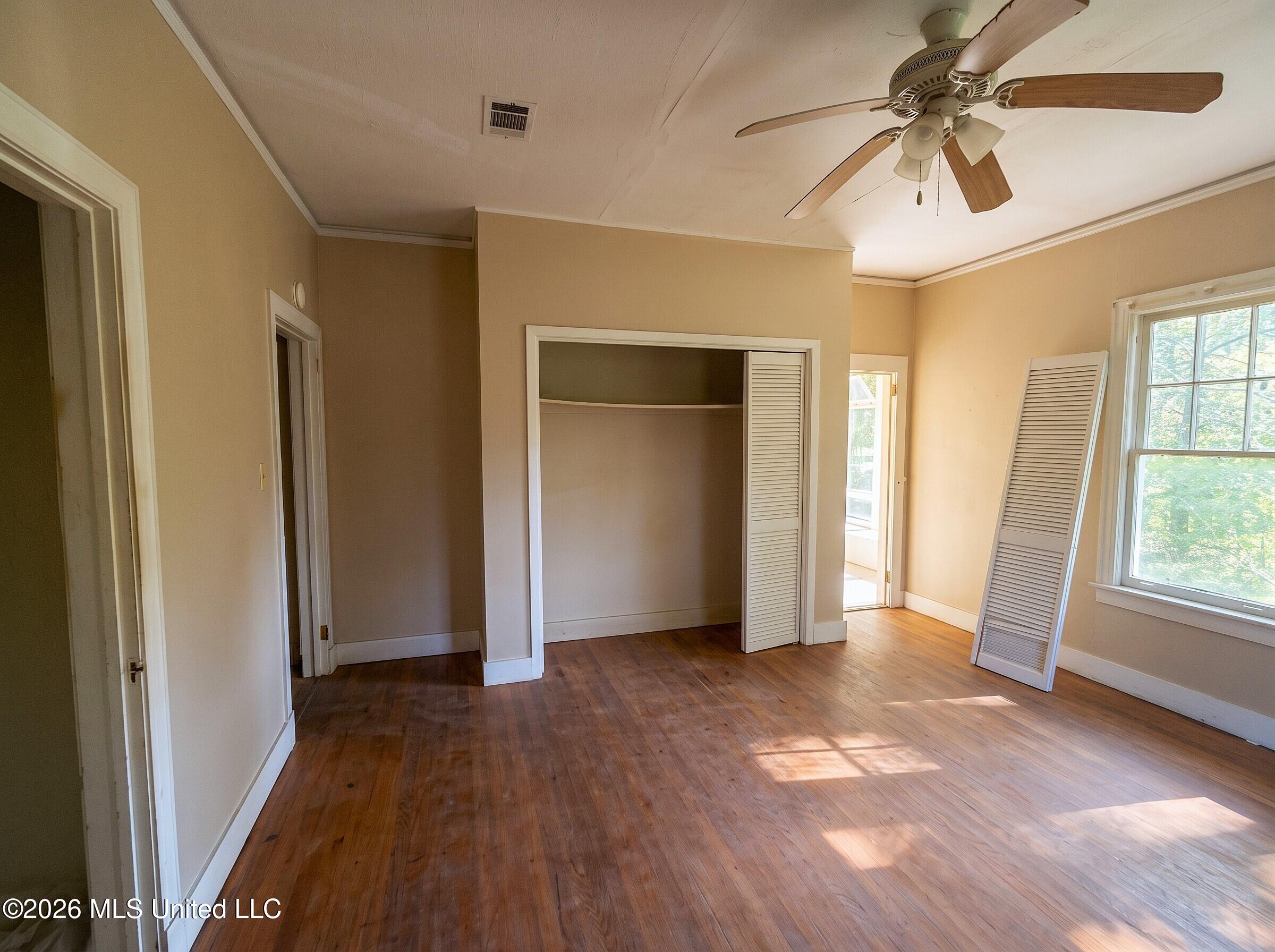 407 Alta Woods Boulevard Property Photo 6