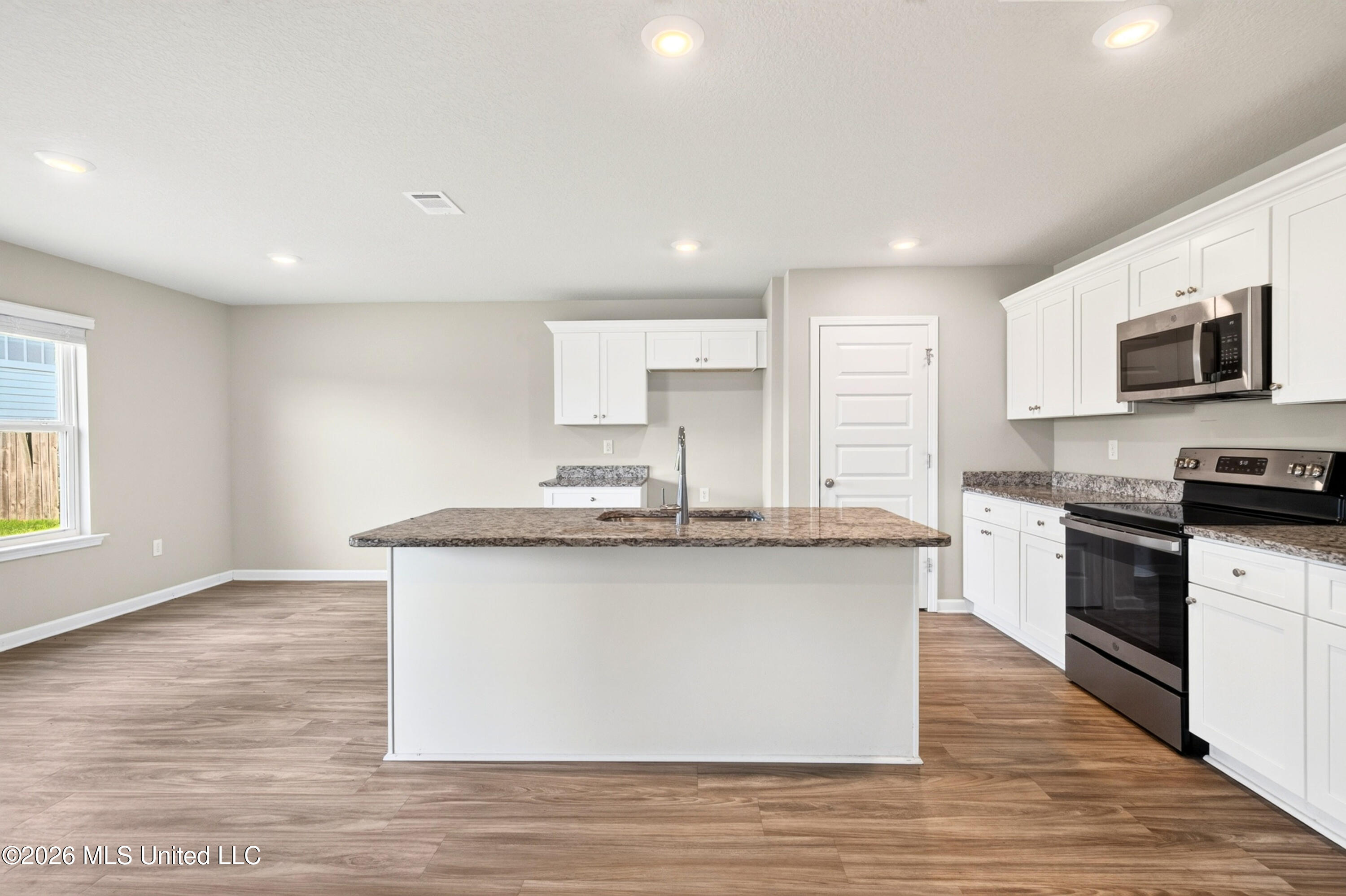 8604 Palmetto Drive Property Photo 10
