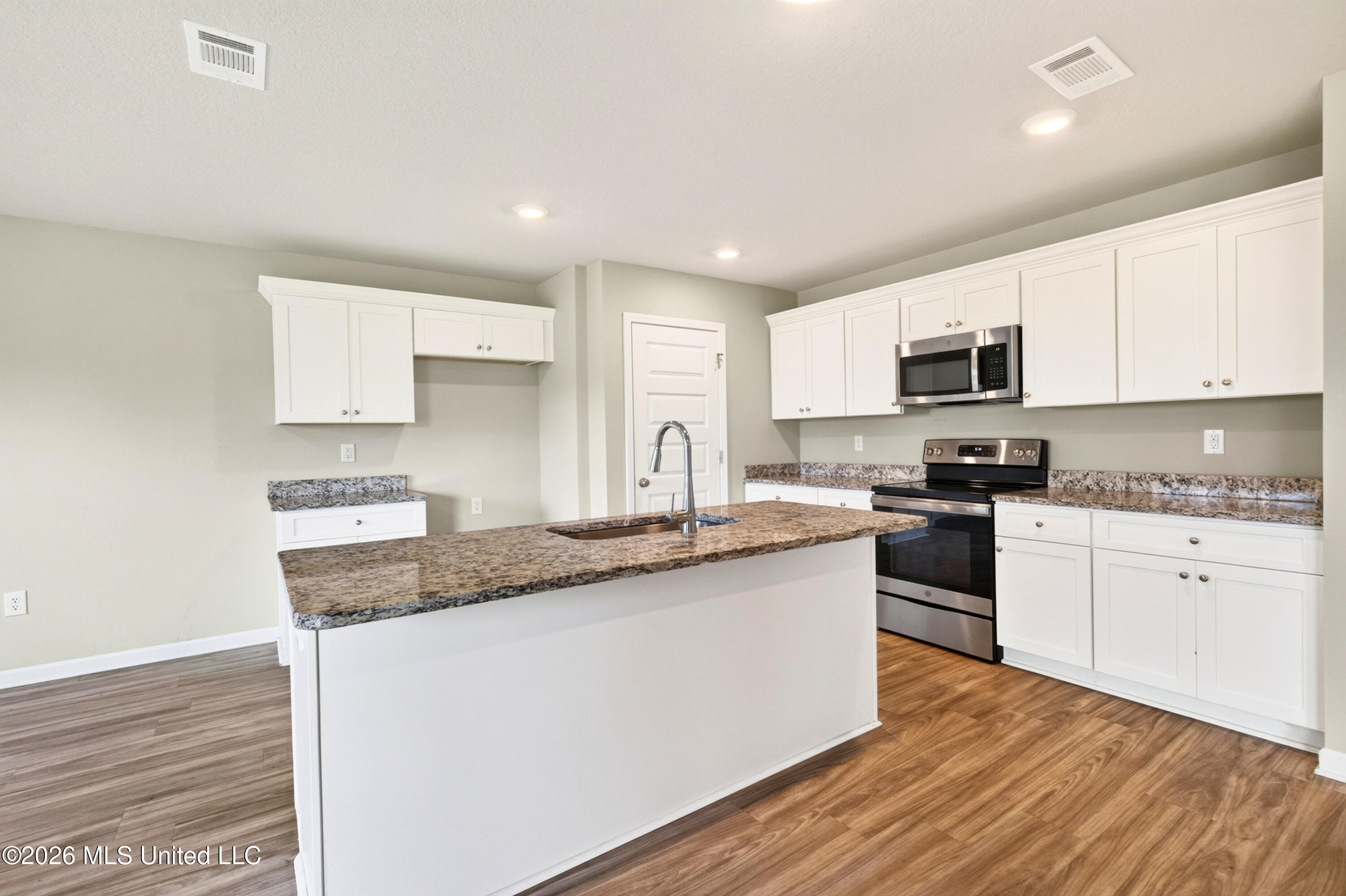 8604 Palmetto Drive Property Photo 12