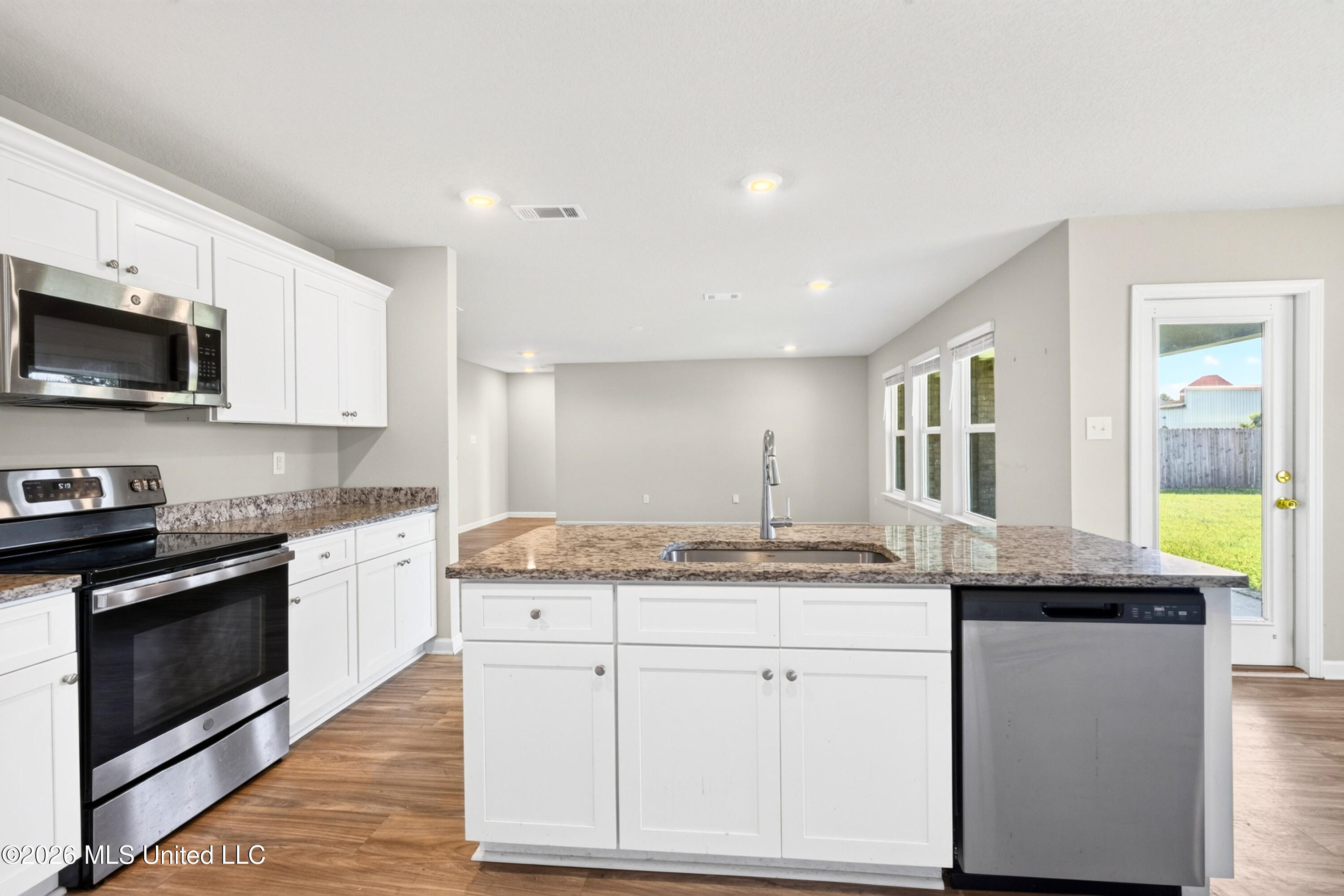 8604 Palmetto Drive Property Photo 14