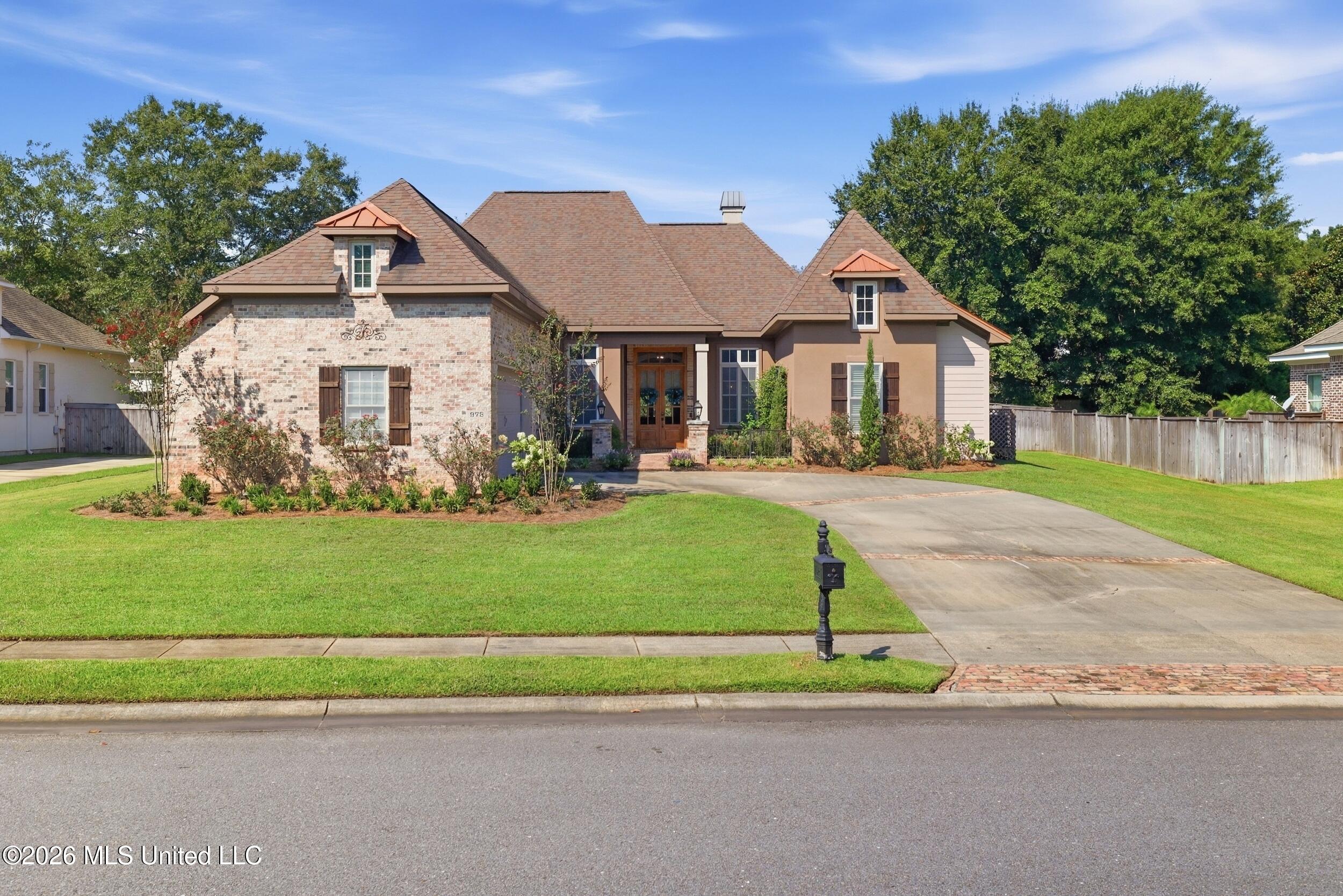 978 Emily Drive Property Photo 1