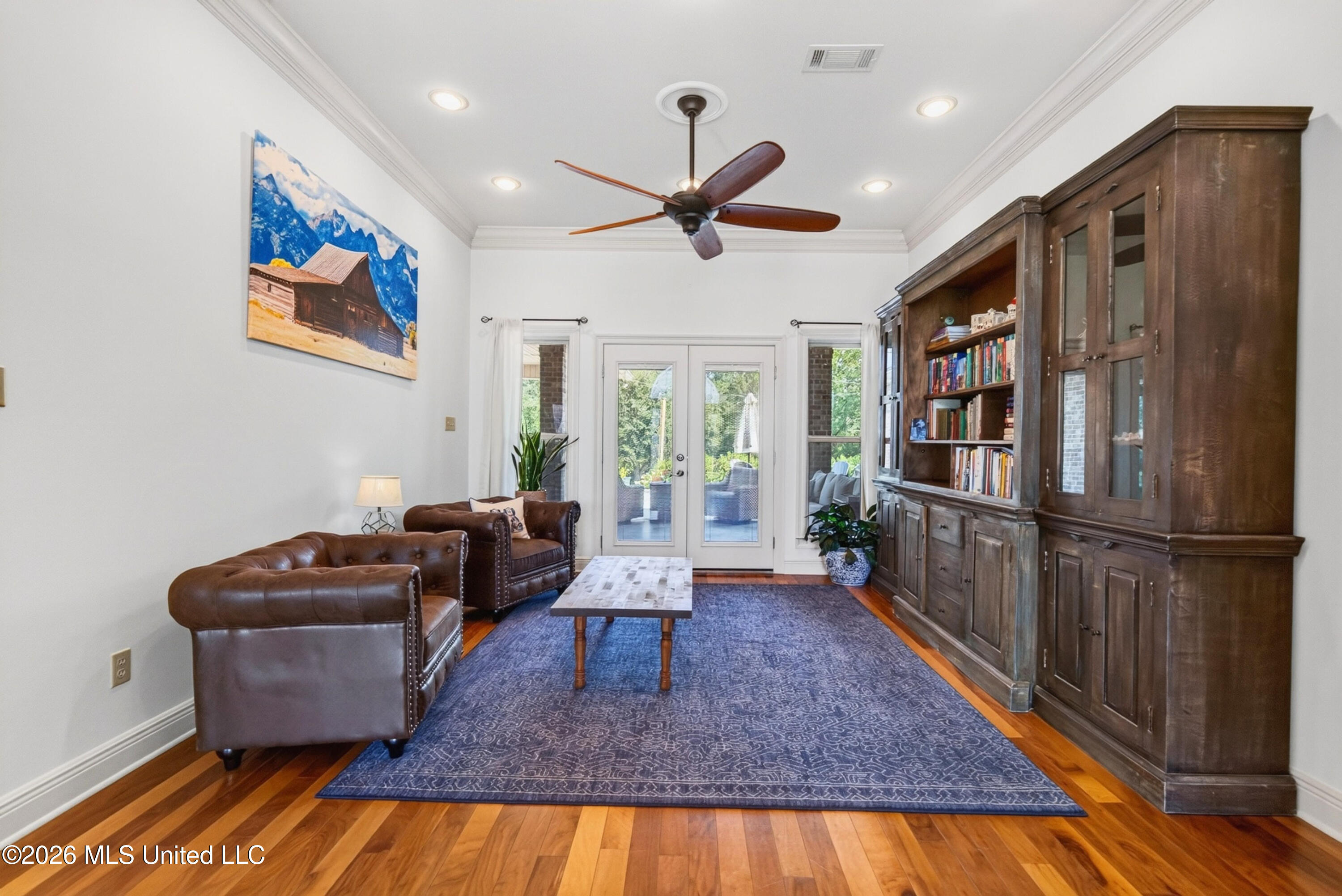 12244 E Pointe Drive Property Photo 12