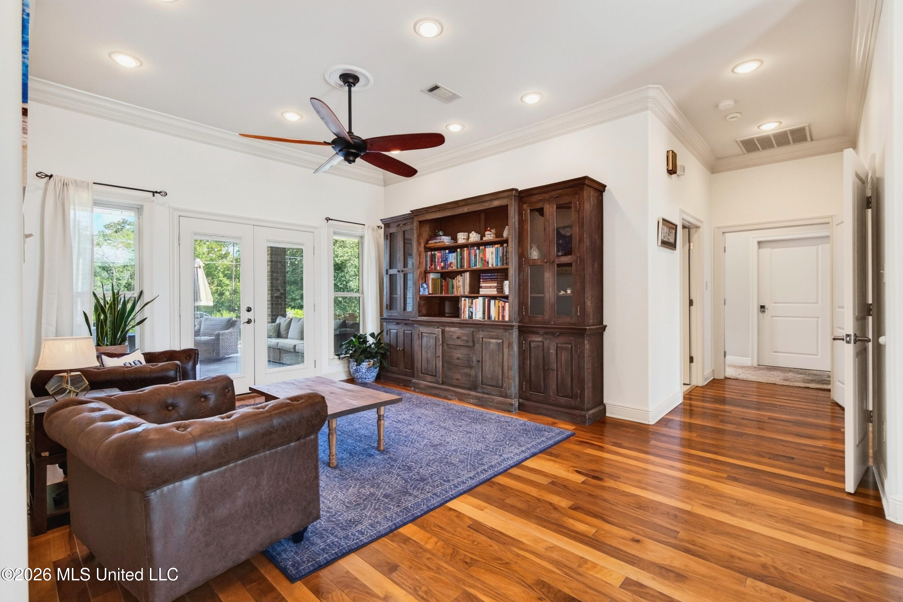 12244 E Pointe Drive Property Photo 14