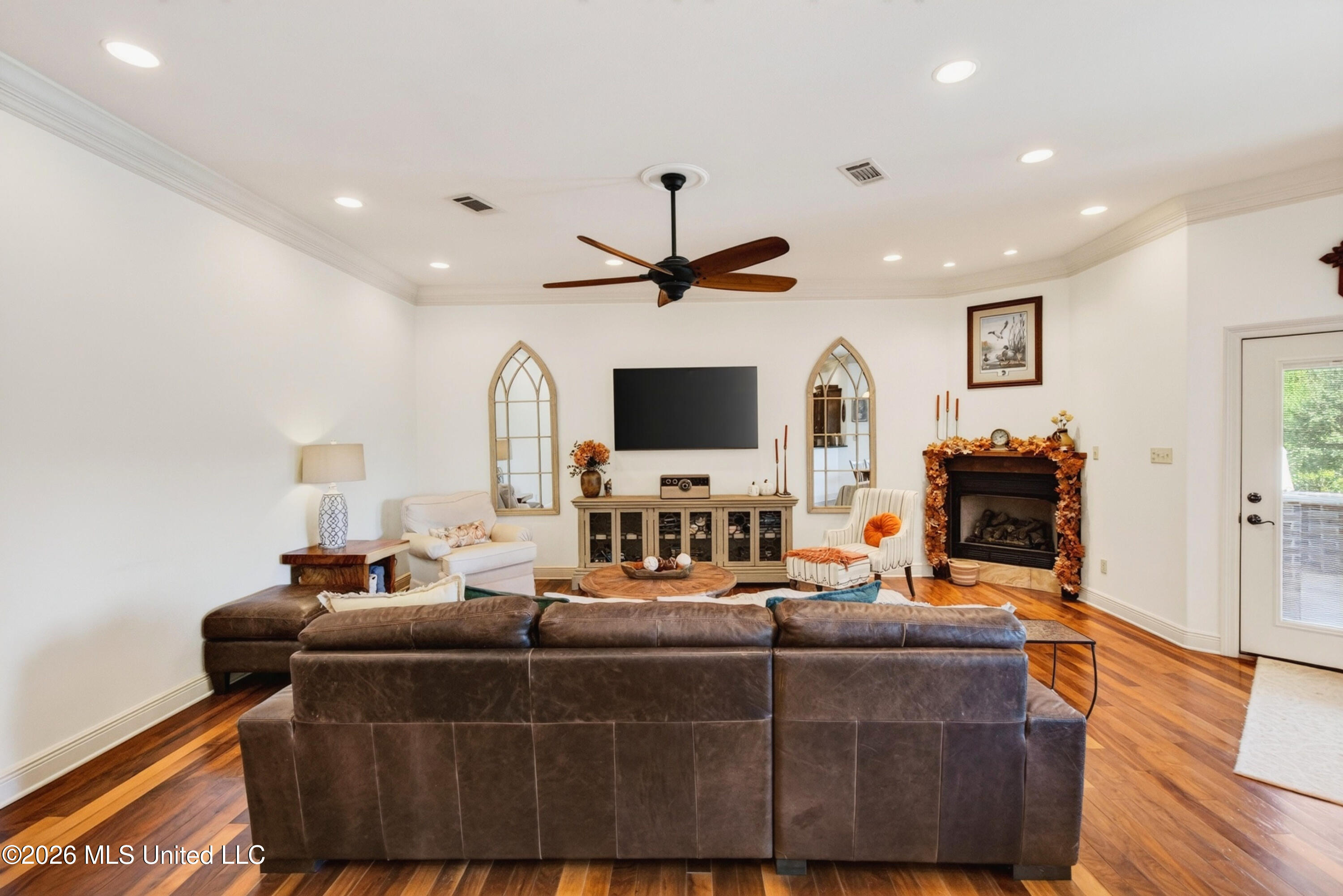 12244 E Pointe Drive Property Photo 19